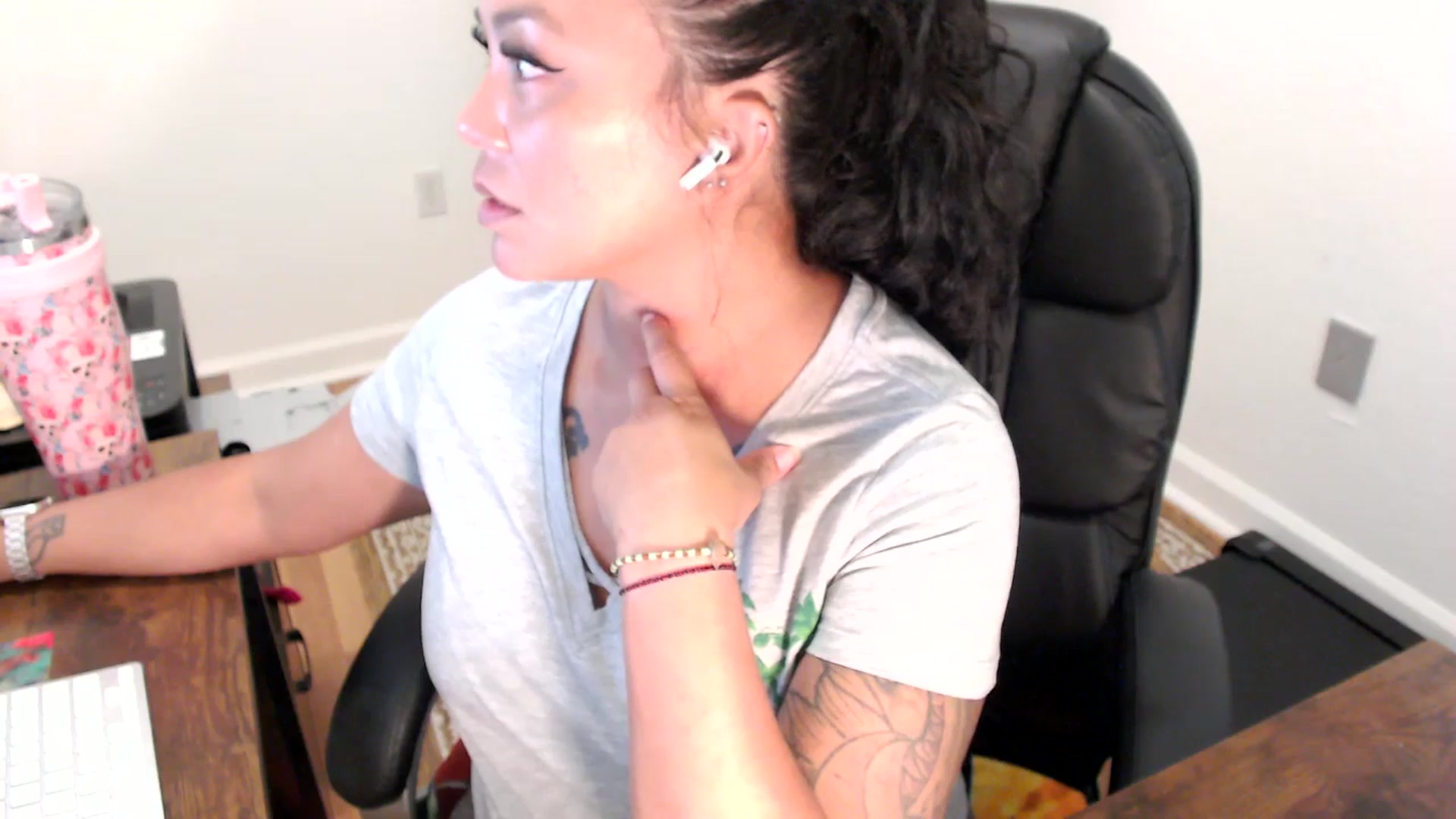 Gallery image thumbnail from MickaylaStar's myfreecams stream on, 07/24/2025, 15:57 image 11 of 20