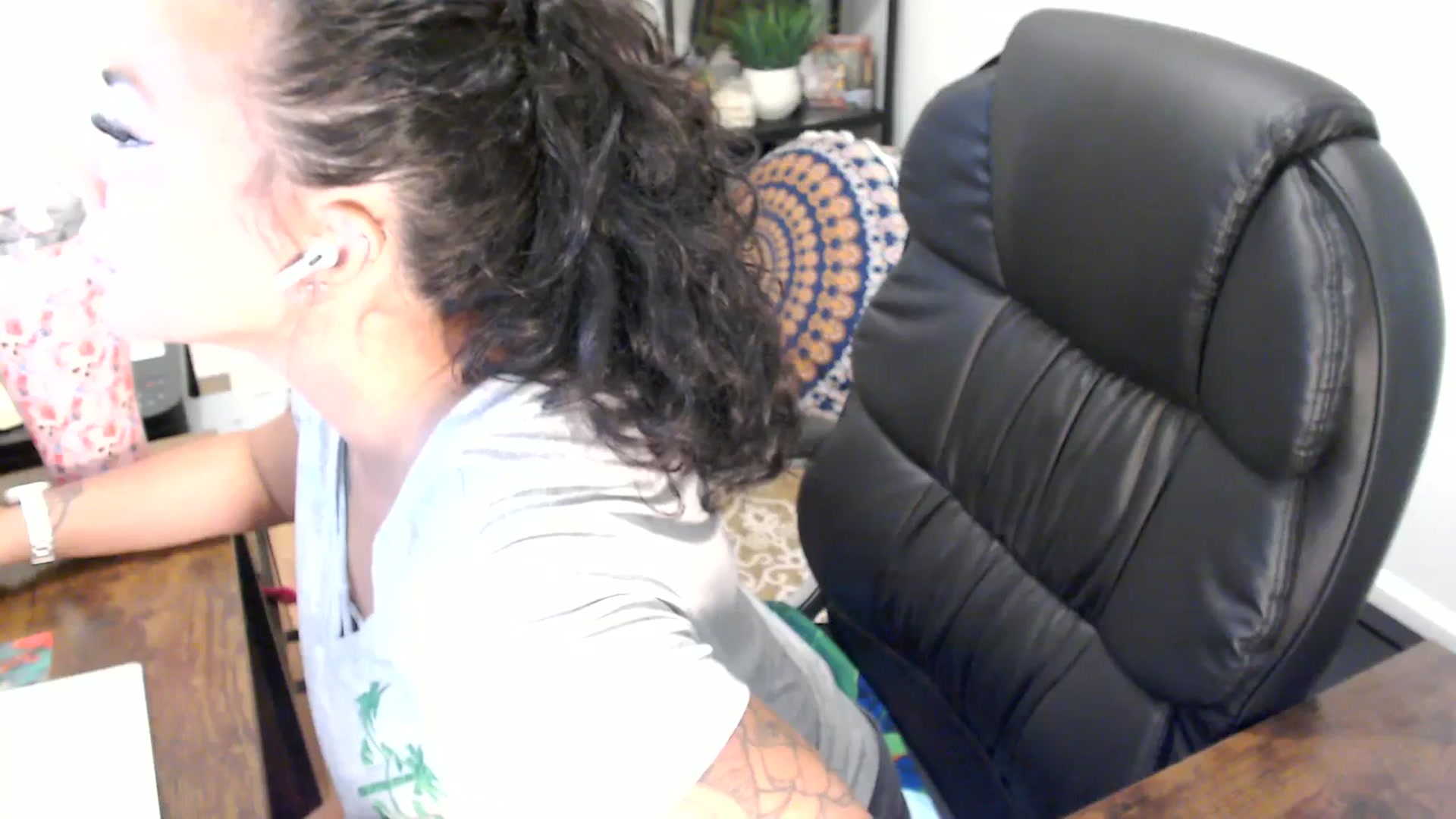 Gallery image thumbnail from MickaylaStar's myfreecams stream on, 07/24/2025, 15:57 image 13 of 20