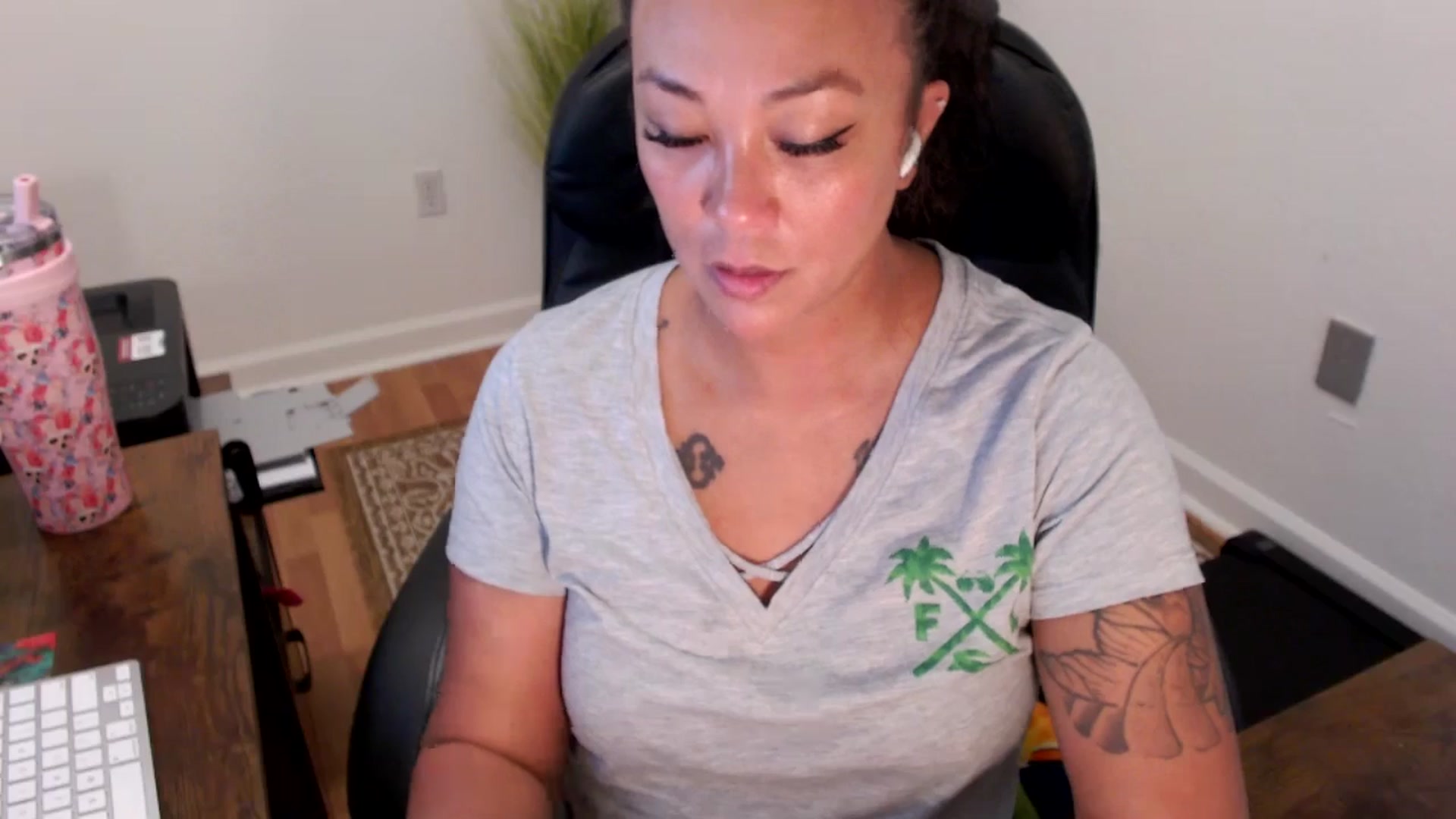 Gallery image thumbnail from MickaylaStar's myfreecams stream on, 07/24/2025, 17:16 image 15 of 20