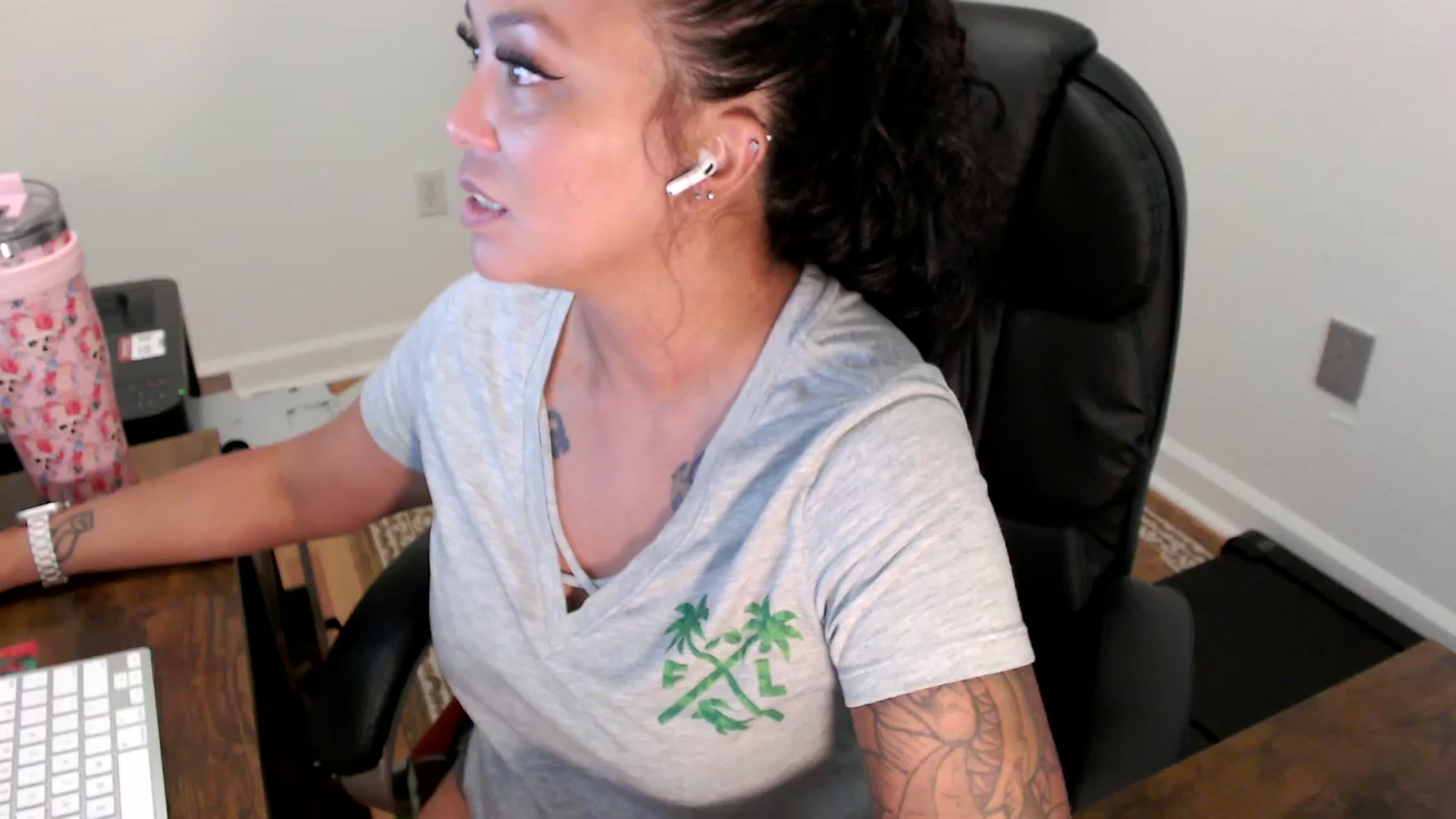 Gallery image thumbnail from MickaylaStar's myfreecams stream on, 07/24/2025, 19:13 image 1 of 20