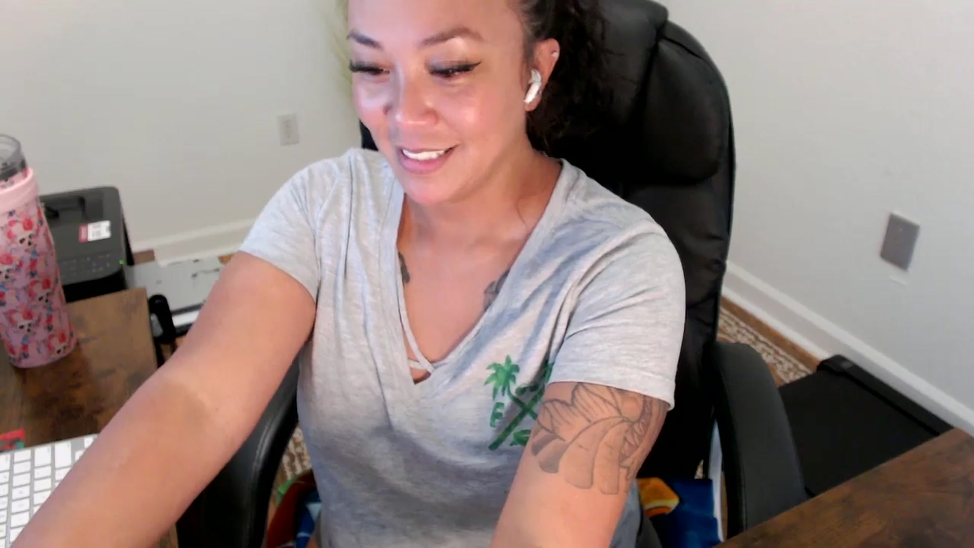 Gallery image thumbnail from MickaylaStar's myfreecams stream on, 07/24/2025, 19:13 image 12 of 20