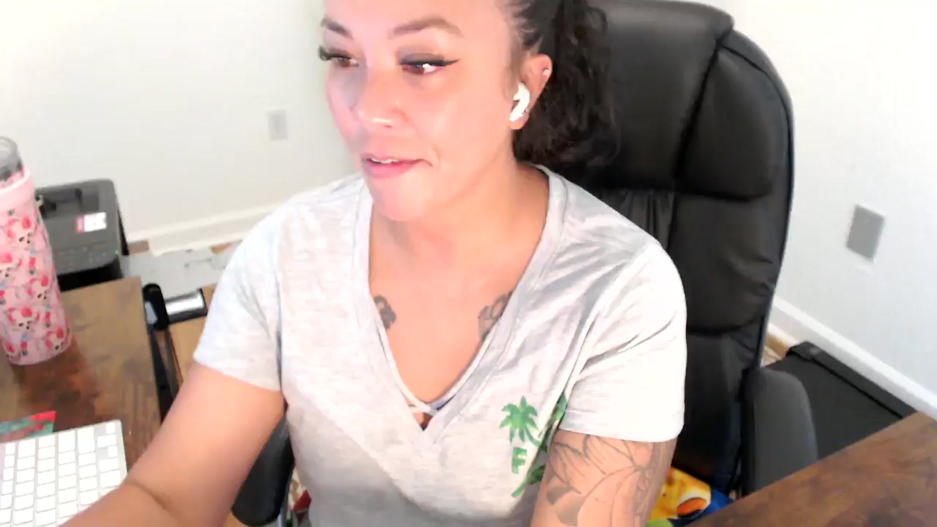 Gallery image thumbnail from MickaylaStar's myfreecams stream on, 07/24/2025, 20:46 image 18 of 20