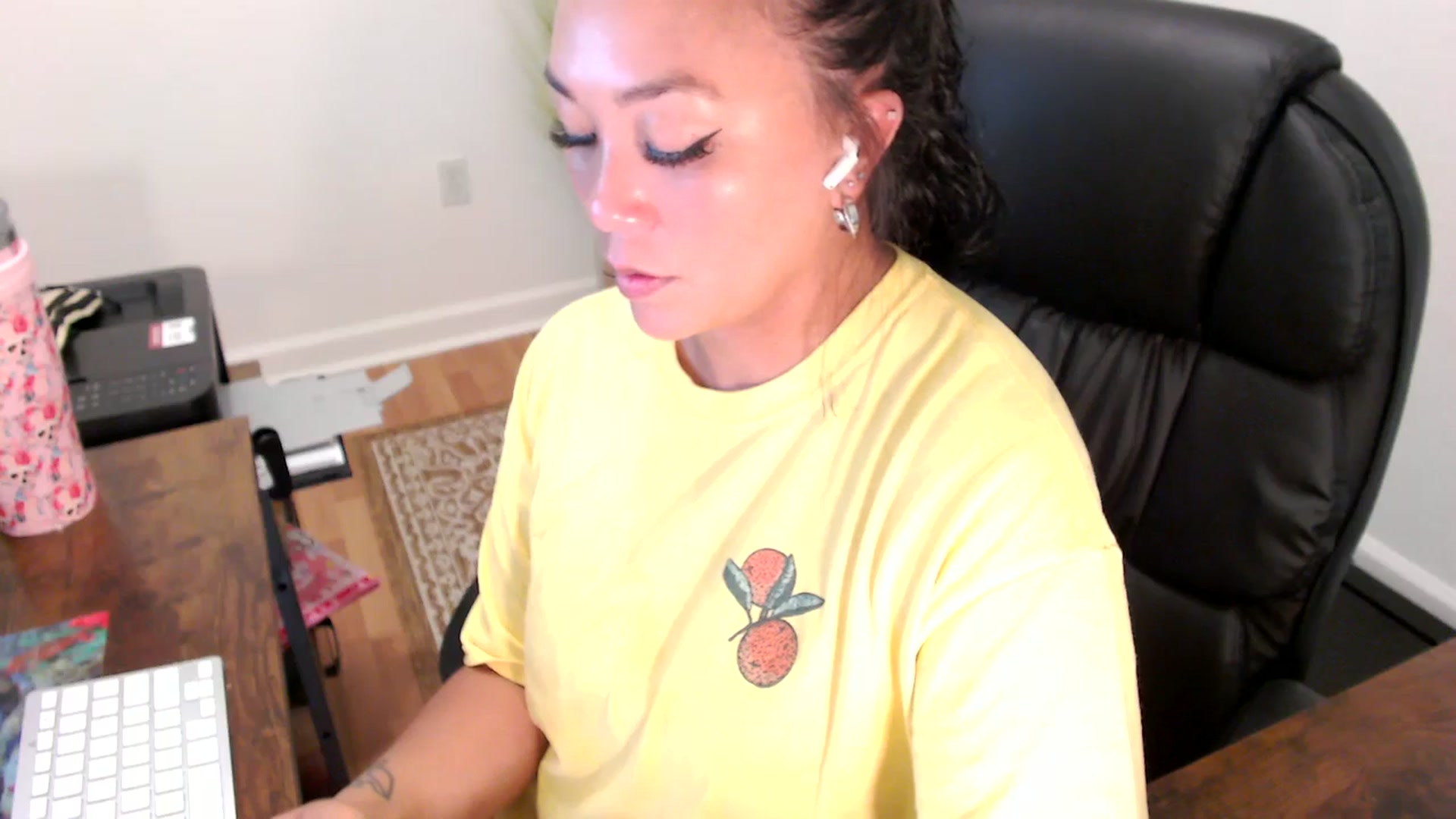 Gallery image thumbnail from MickaylaStar's myfreecams stream on, 07/25/2025, 14:01 image 10 of 20