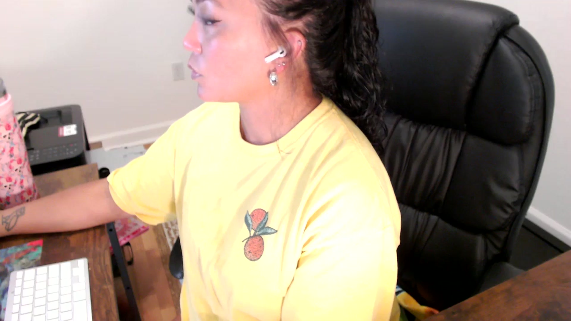 Gallery image thumbnail from MickaylaStar's myfreecams stream on, 07/25/2025, 14:01 image 5 of 20