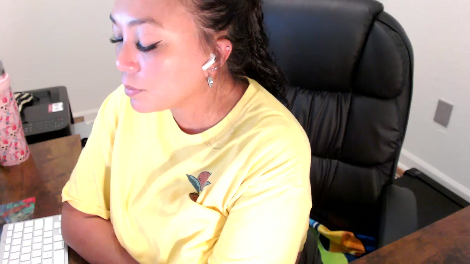 Gallery image thumbnail from MickaylaStar's myfreecams stream on, 07/25/2025, 14:01 image 17 of 20
