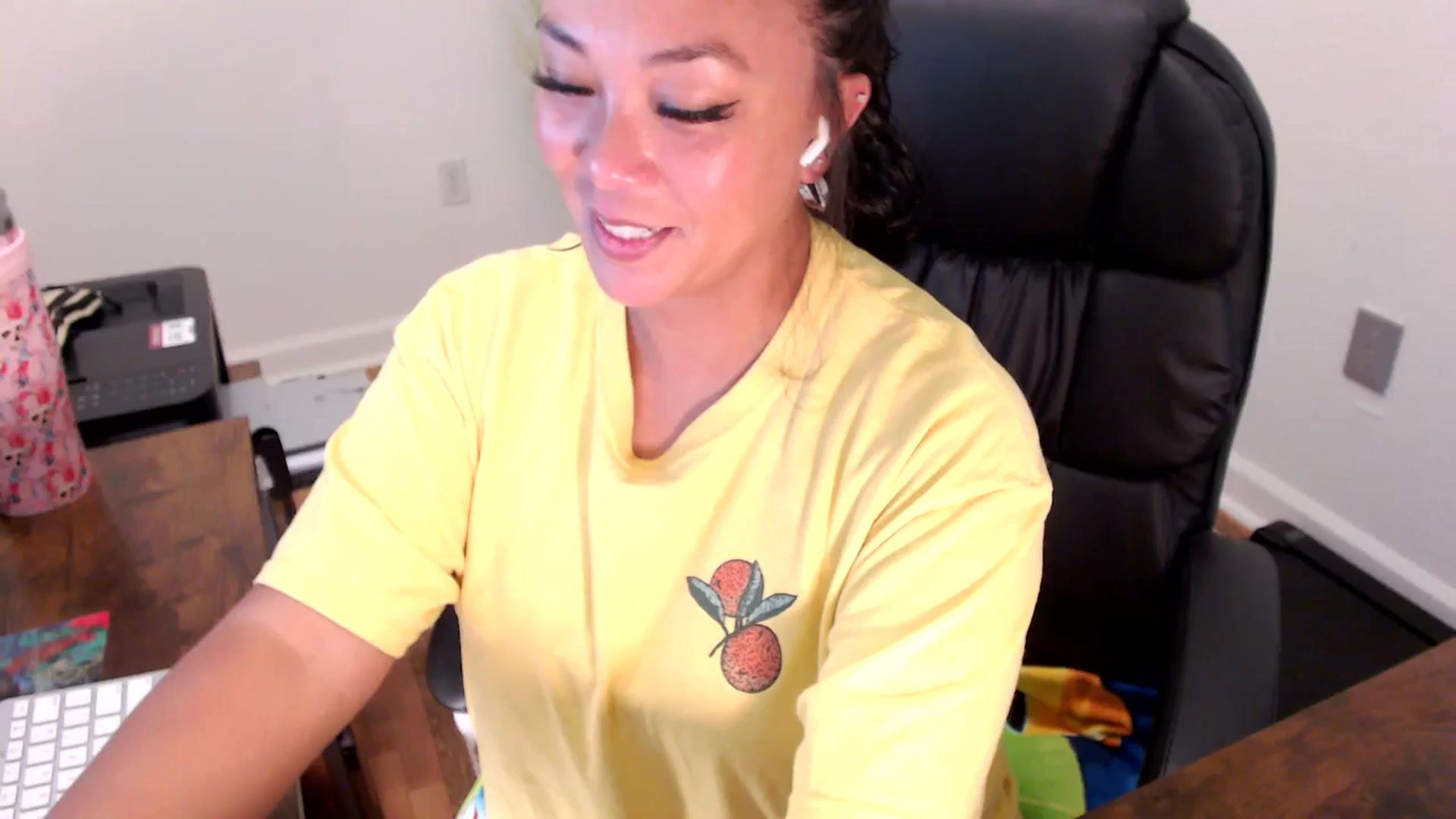 Gallery image thumbnail from MickaylaStar's myfreecams stream on, 07/25/2025, 14:12 image 5 of 20