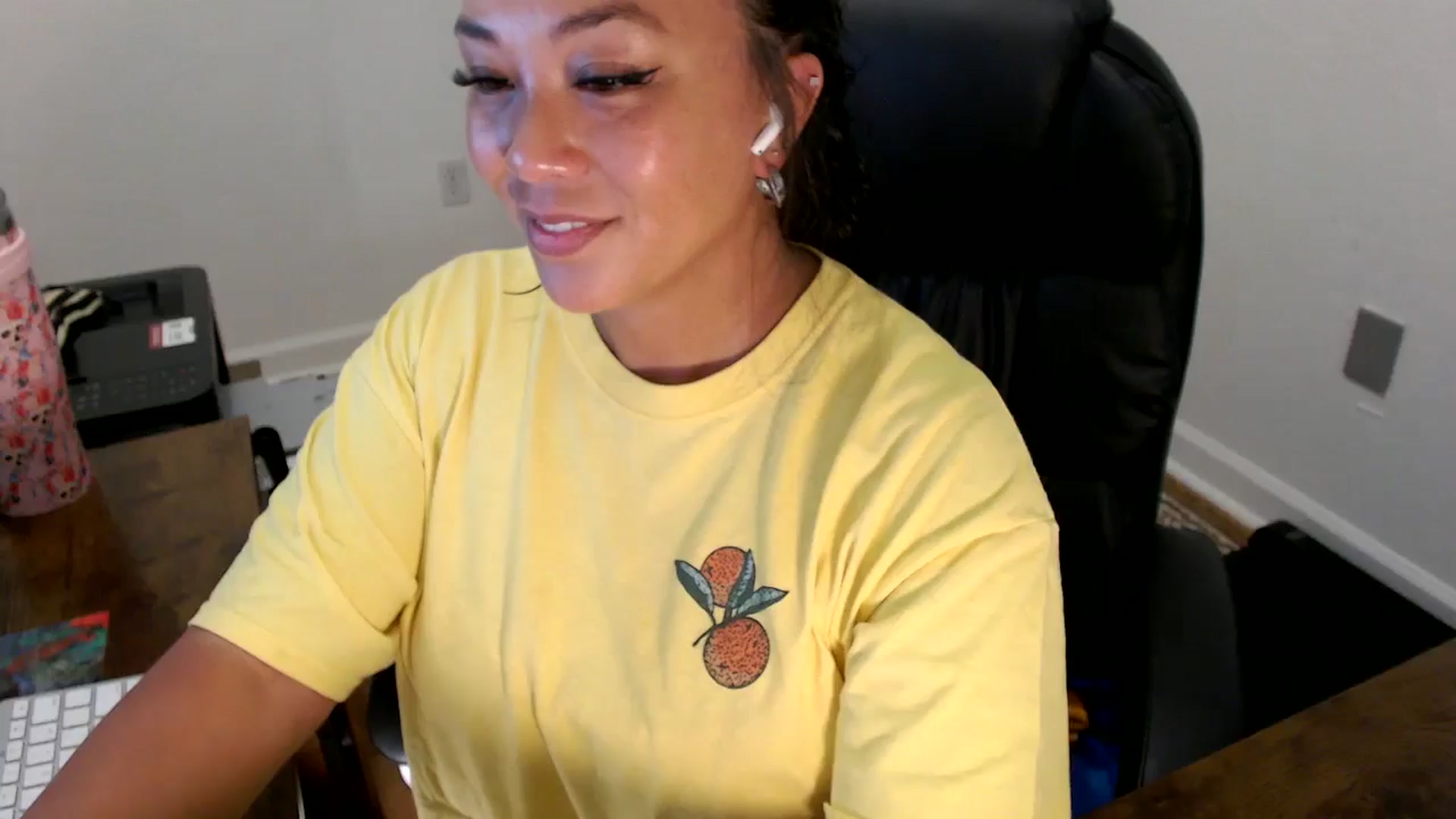 Gallery image thumbnail from MickaylaStar's myfreecams stream on, 07/25/2025, 14:12 image 18 of 20