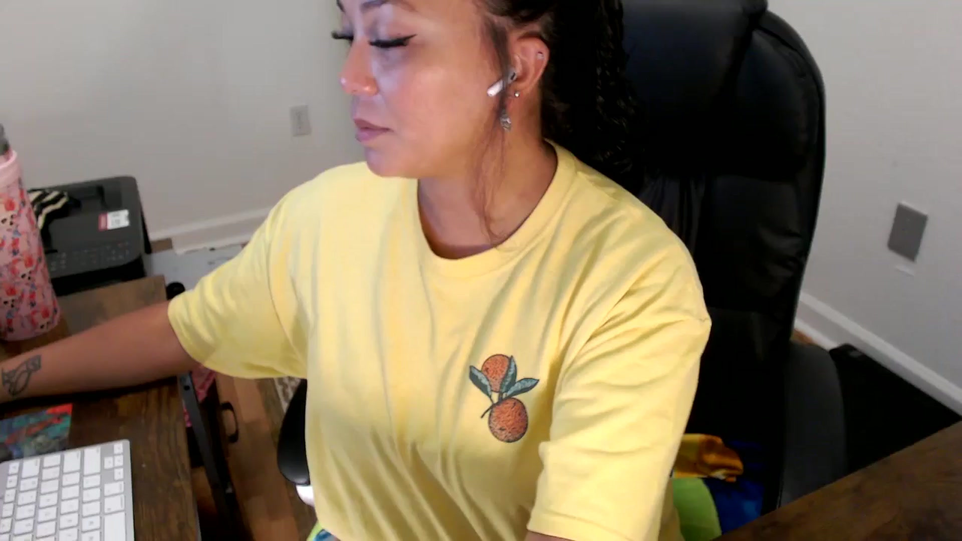 Gallery image thumbnail from MickaylaStar's myfreecams stream on, 07/25/2025, 14:12 image 1 of 20