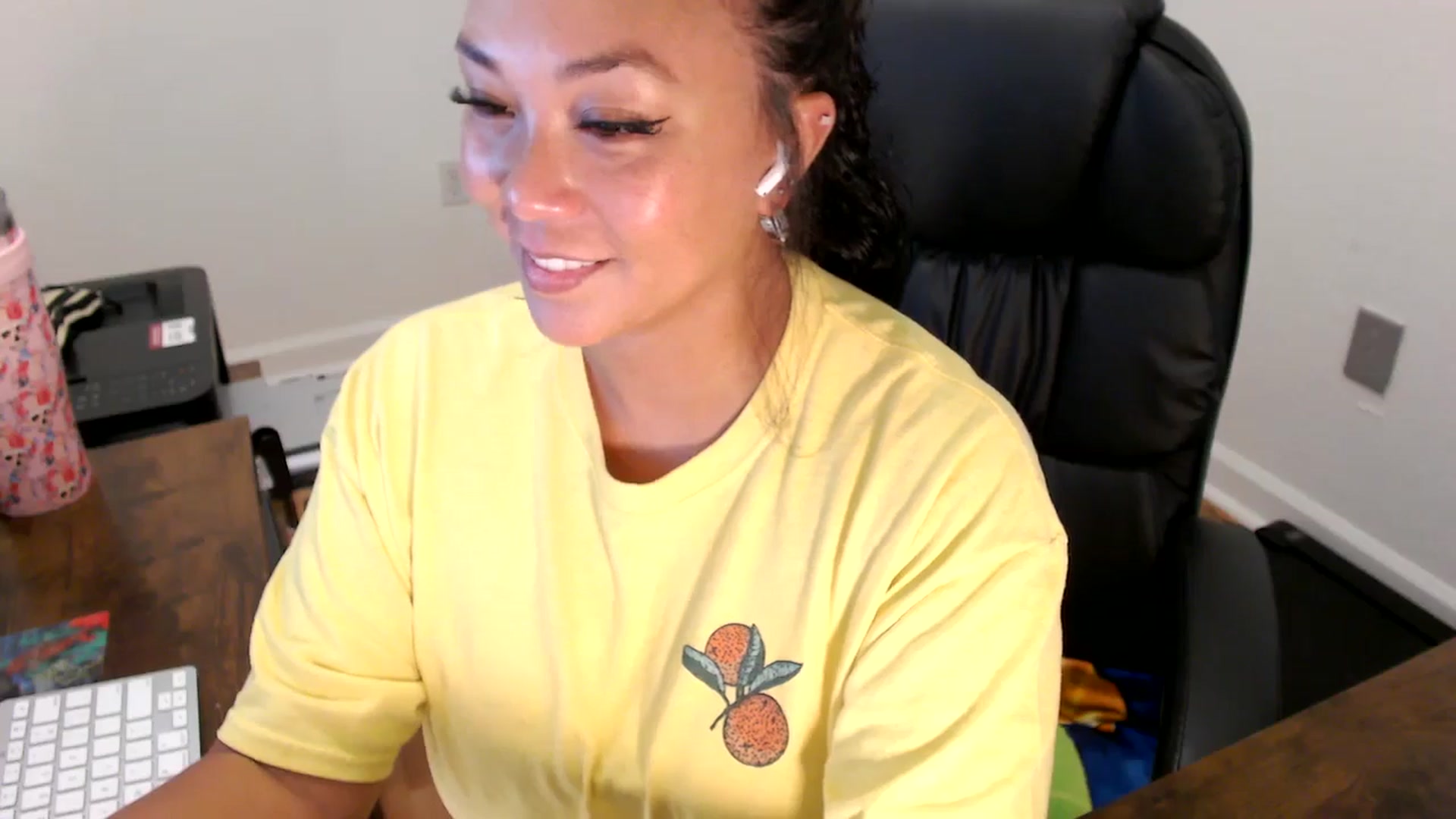Gallery image thumbnail from MickaylaStar's myfreecams stream on, 07/25/2025, 14:12 image 2 of 20