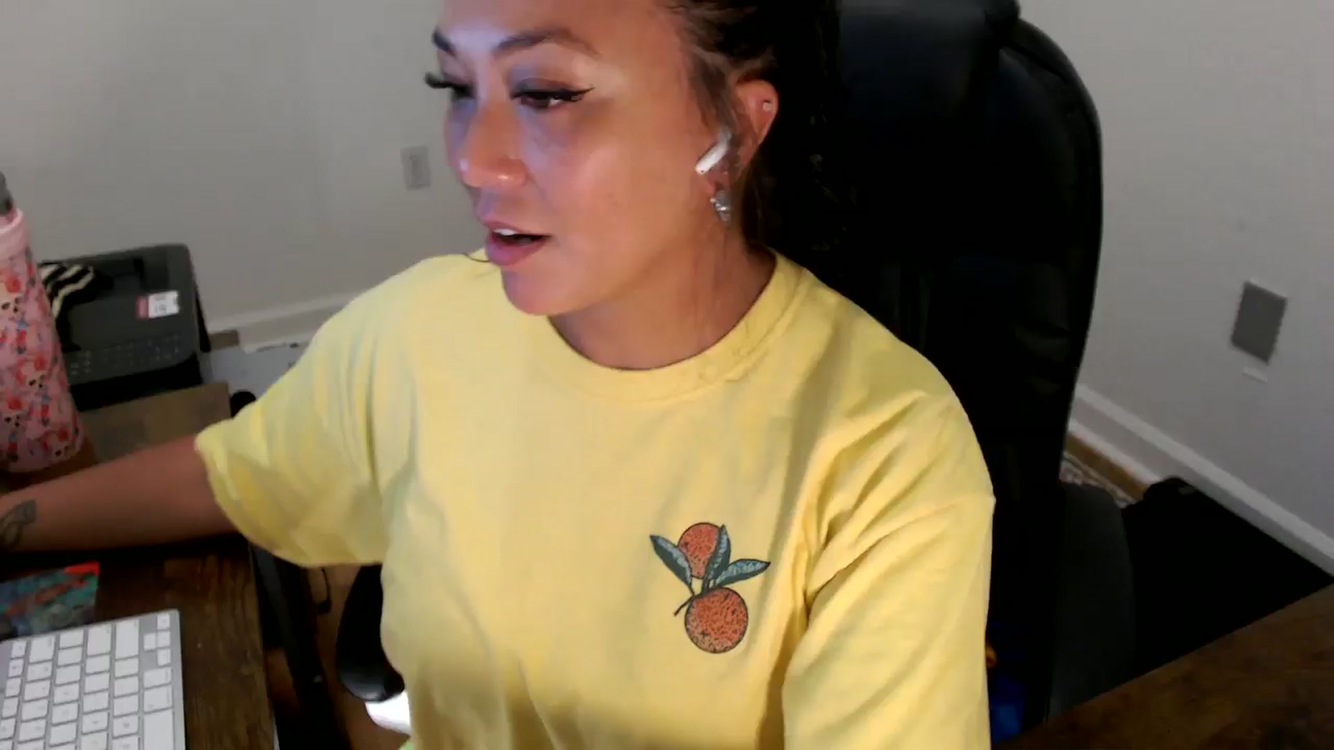 Gallery image thumbnail from MickaylaStar's myfreecams stream on, 07/25/2025, 14:12 image 17 of 20