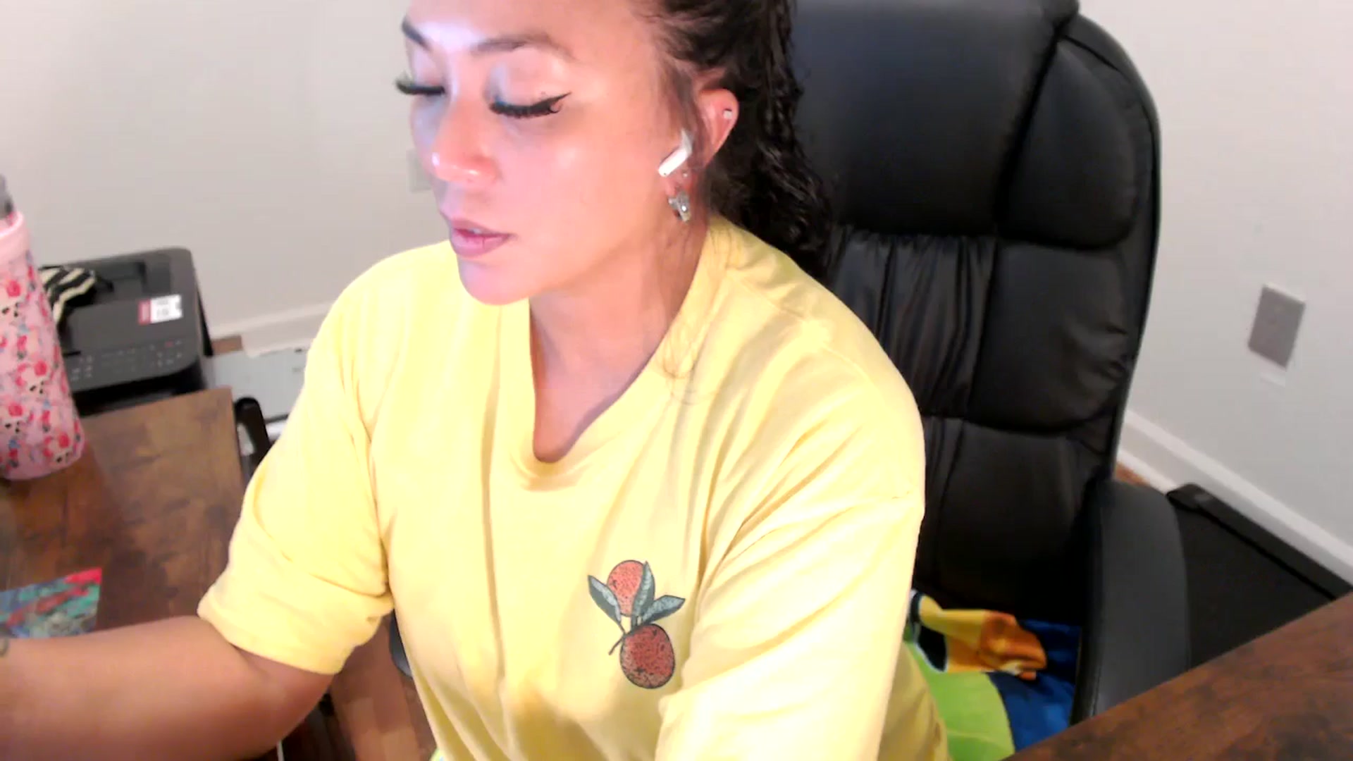 Gallery image thumbnail from MickaylaStar's myfreecams stream on, 07/25/2025, 14:12 image 4 of 20