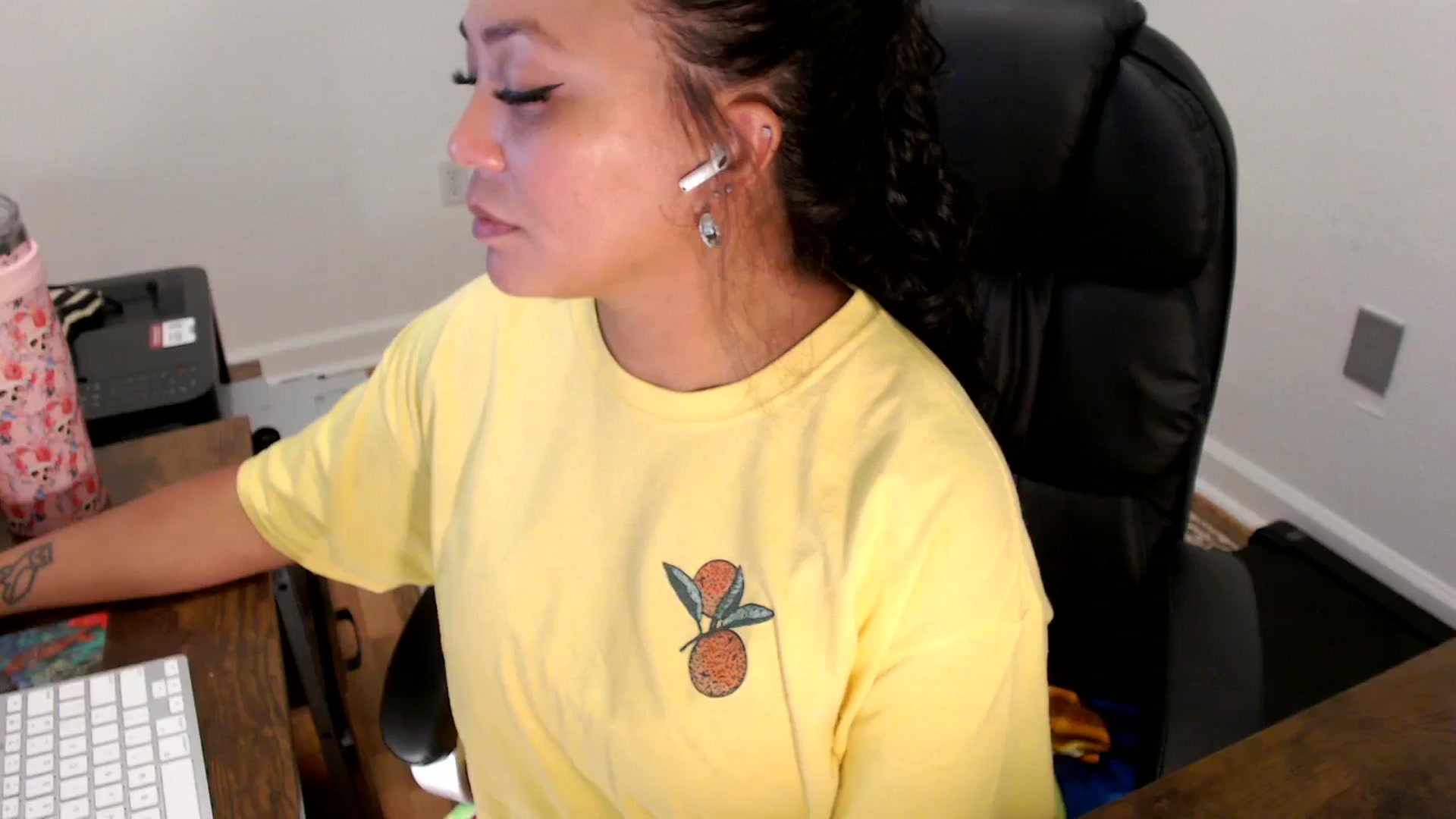 Gallery image thumbnail from MickaylaStar's myfreecams stream on, 07/25/2025, 14:51 image 18 of 20