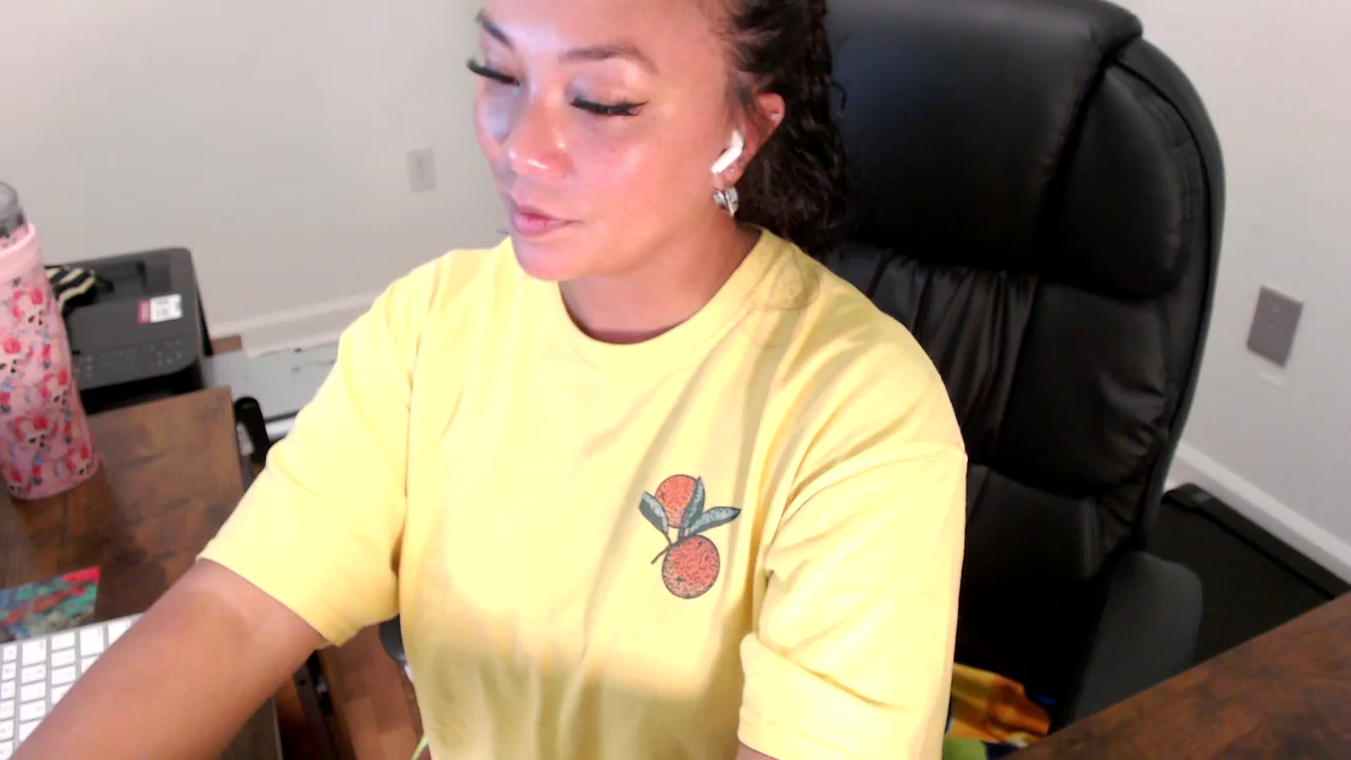 Gallery image thumbnail from MickaylaStar's myfreecams stream on, 07/25/2025, 15:38 image 11 of 20