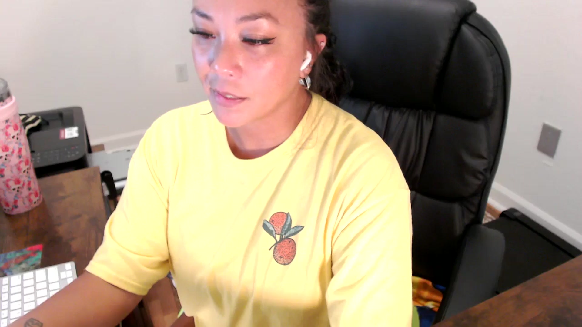 Gallery image thumbnail from MickaylaStar's myfreecams stream on, 07/25/2025, 15:38 image 2 of 20