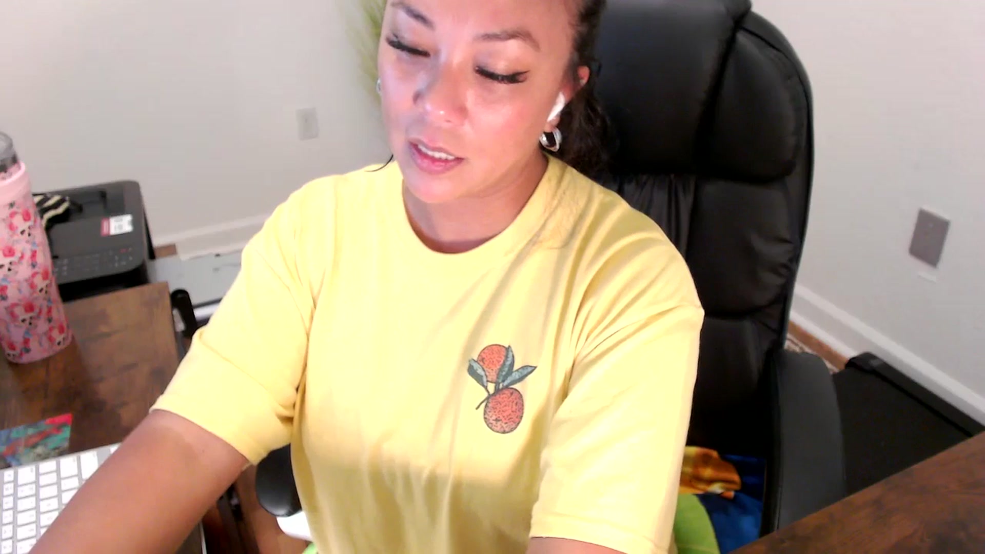 Gallery image thumbnail from MickaylaStar's myfreecams stream on, 07/25/2025, 15:38 image 4 of 20