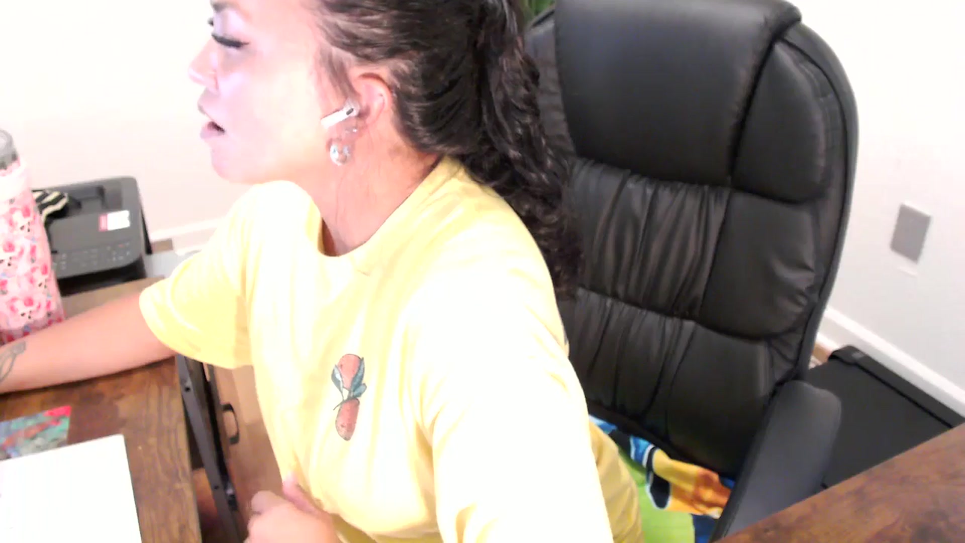 Gallery image thumbnail from MickaylaStar's myfreecams stream on, 07/25/2025, 15:38 image 3 of 20