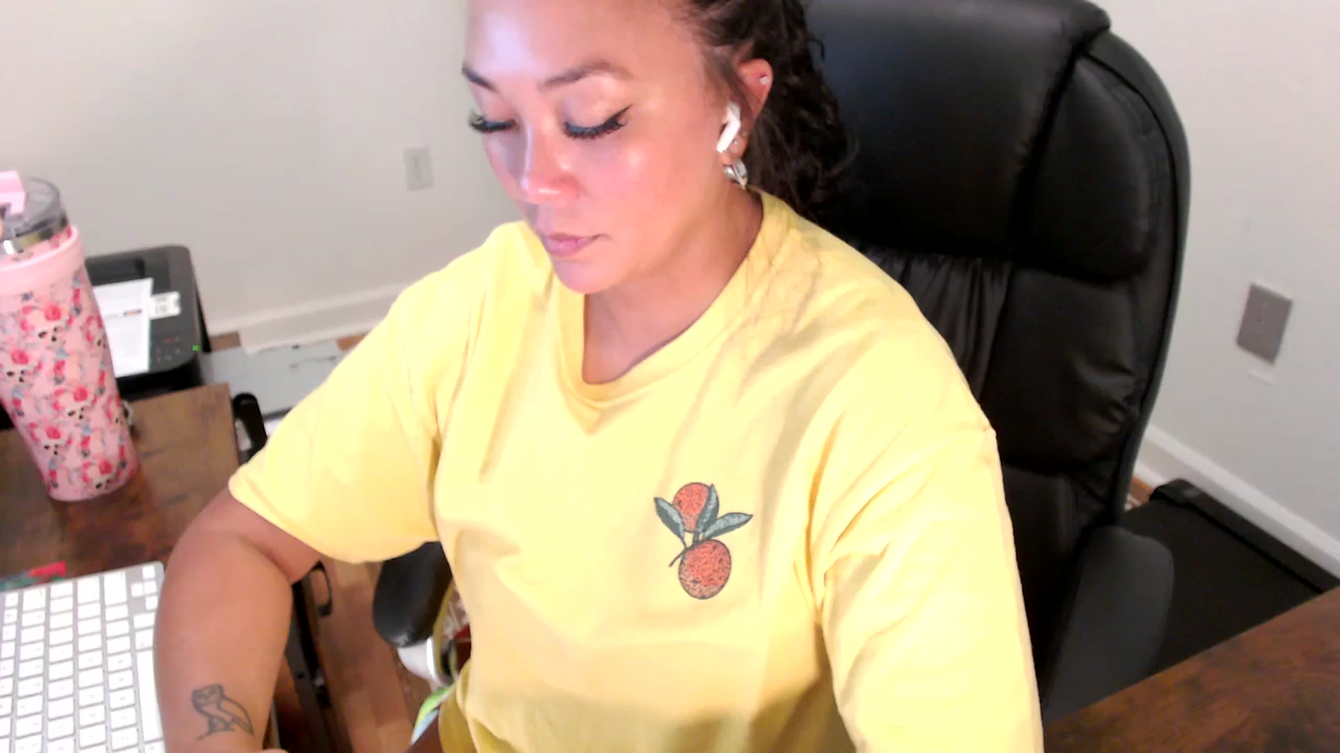 Gallery image thumbnail from MickaylaStar's myfreecams stream on, 07/25/2025, 16:26 image 1 of 20