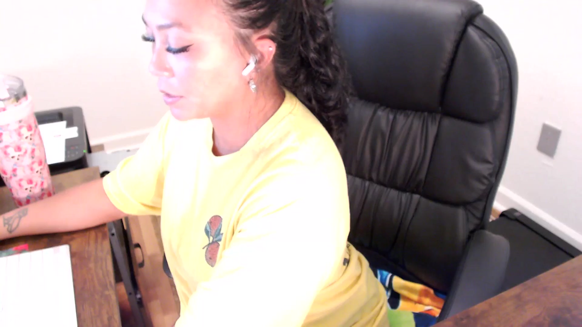Gallery image thumbnail from MickaylaStar's myfreecams stream on, 07/25/2025, 16:26 image 14 of 20