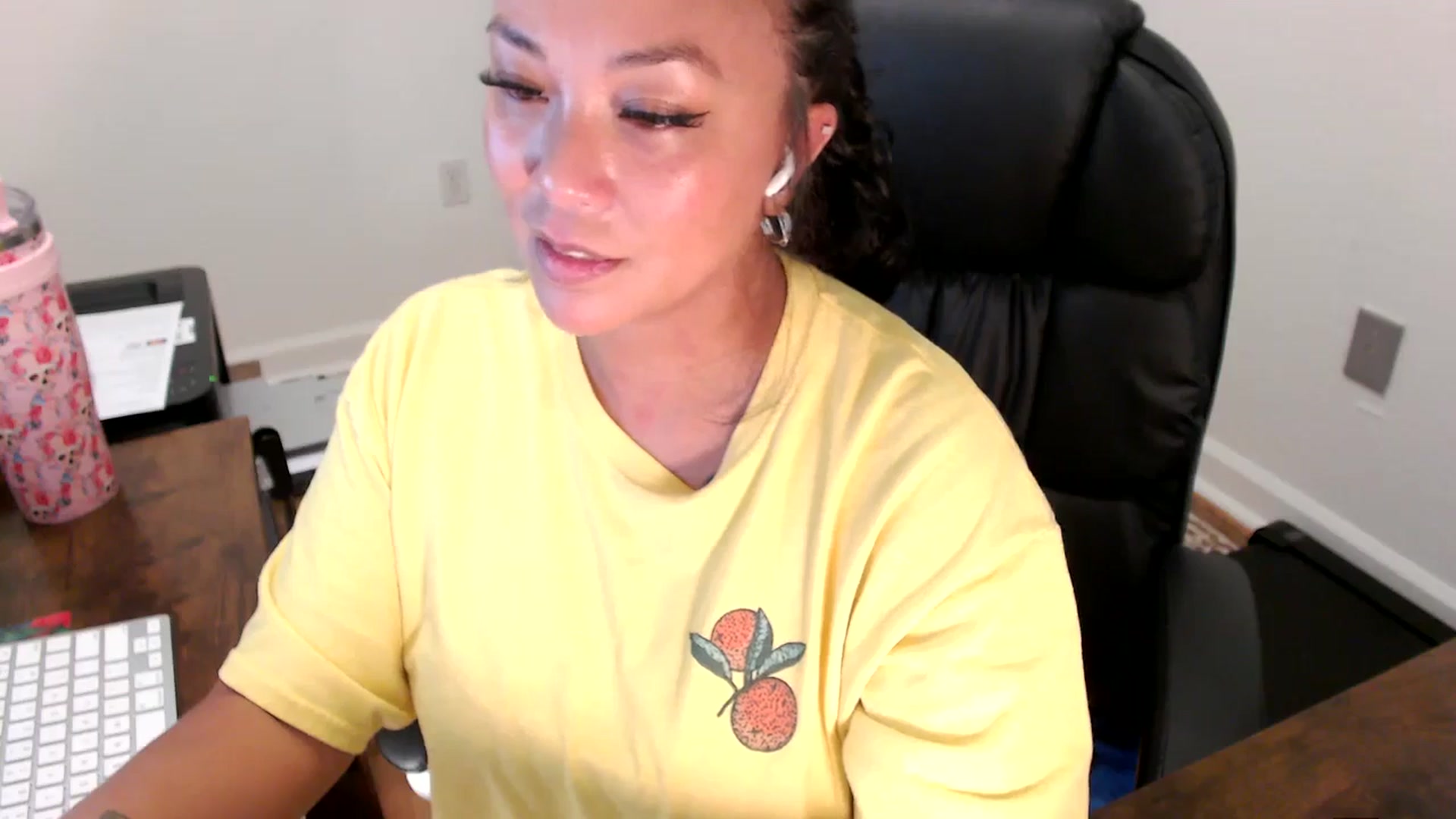 Gallery image thumbnail from MickaylaStar's myfreecams stream on, 07/25/2025, 17:03 image 8 of 20