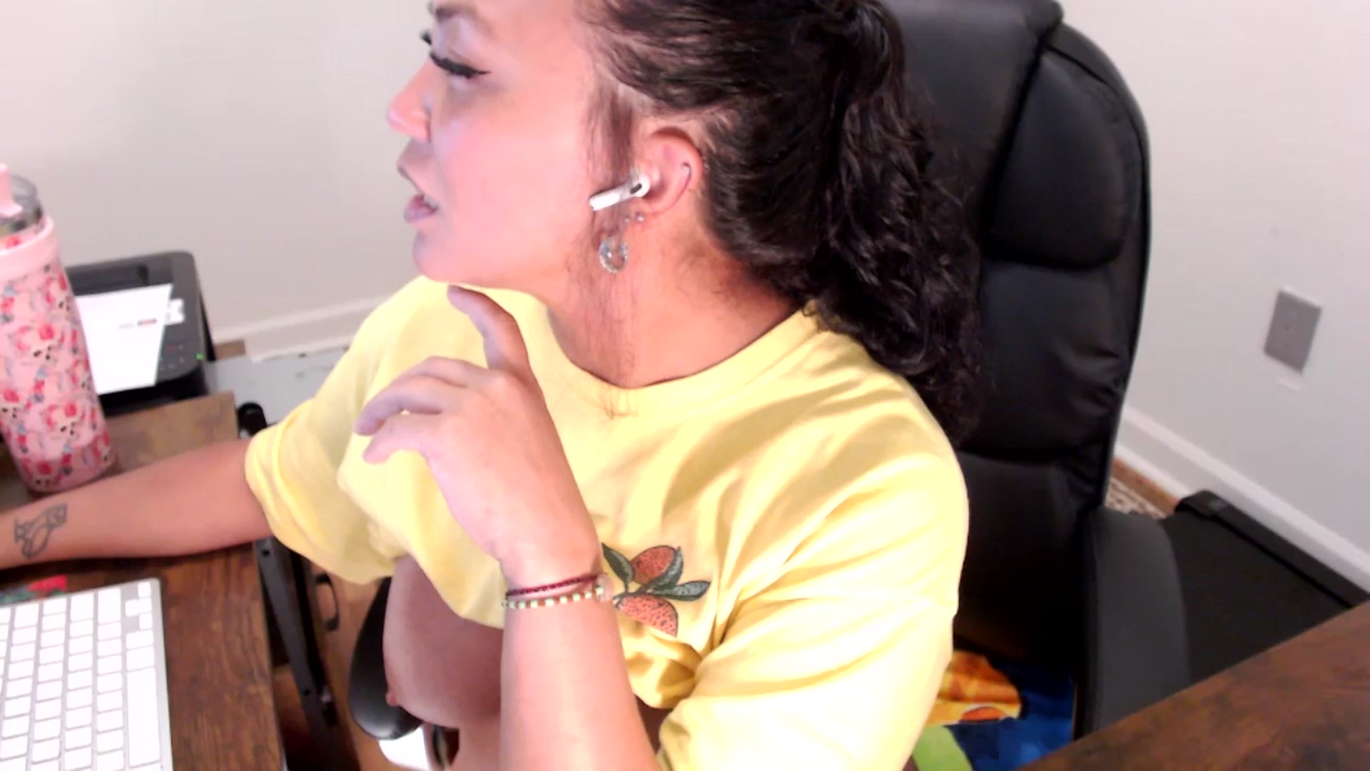 Gallery image thumbnail from MickaylaStar's myfreecams stream on, 07/25/2025, 17:03 image 10 of 20