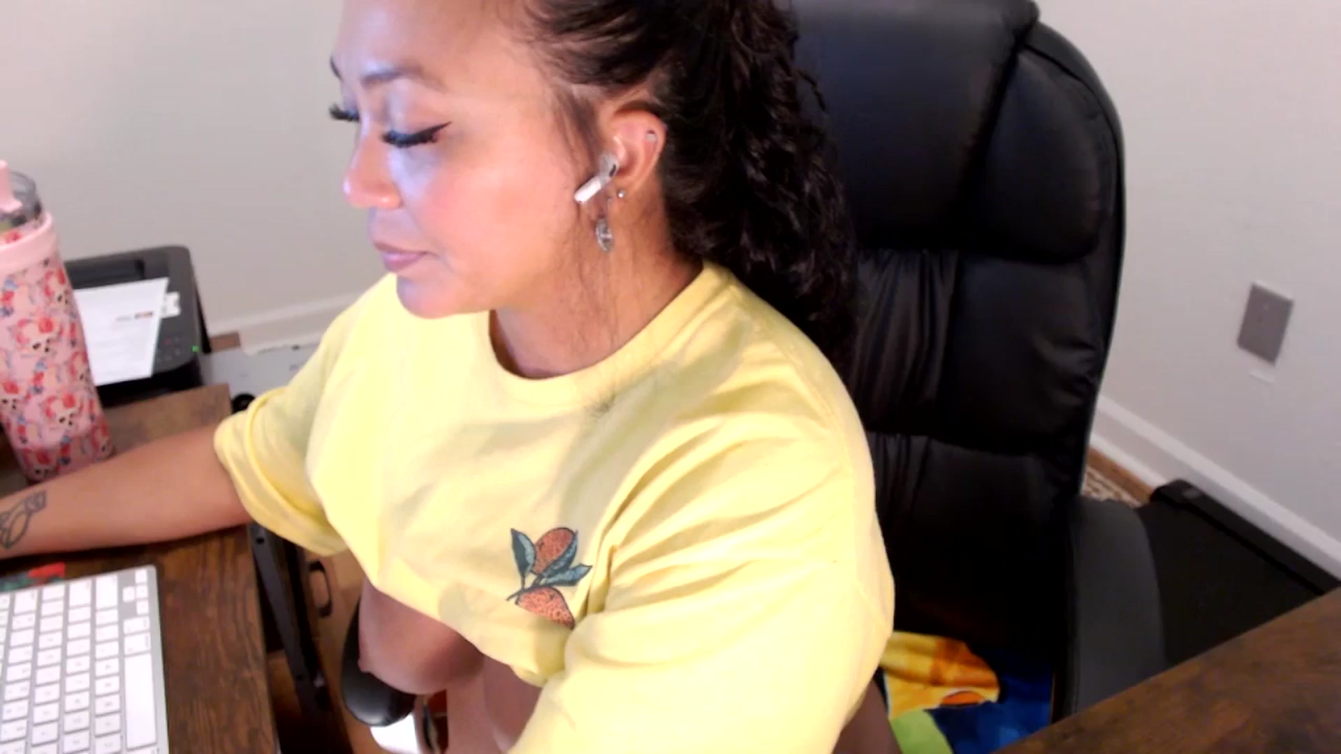 Gallery image thumbnail from MickaylaStar's myfreecams stream on, 07/25/2025, 17:03 image 20 of 20