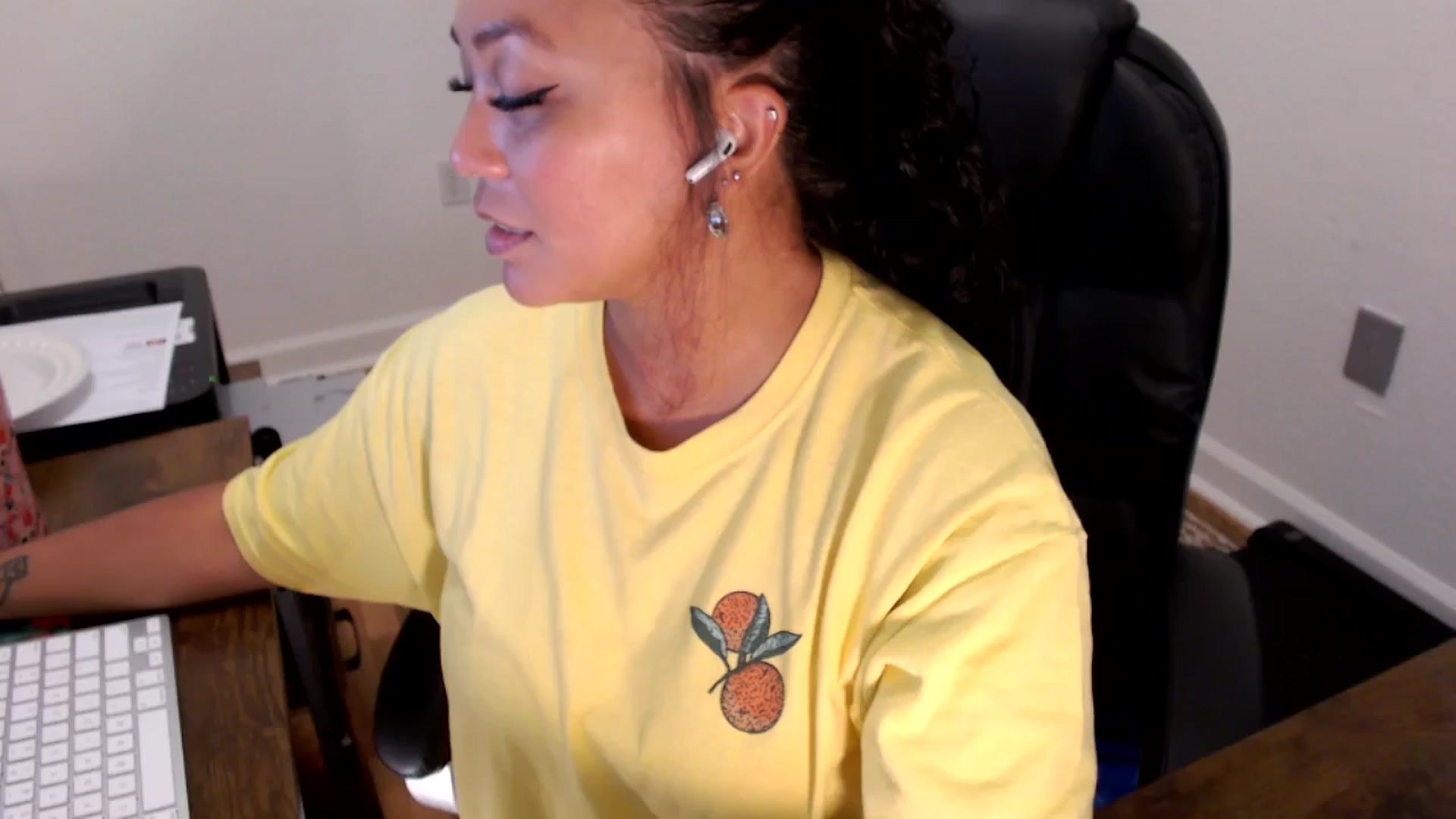 Gallery image thumbnail from MickaylaStar's myfreecams stream on, 07/25/2025, 17:03 image 1 of 20