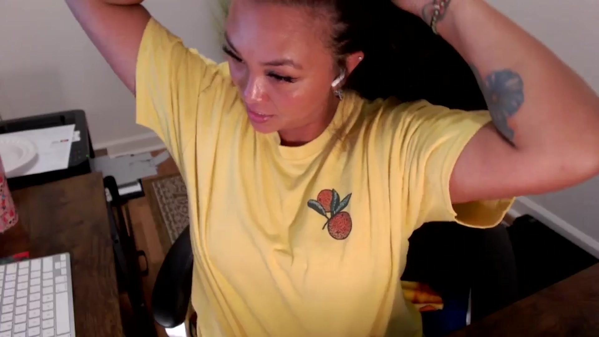 Gallery image thumbnail from MickaylaStar's myfreecams stream on, 07/25/2025, 17:03 image 5 of 20