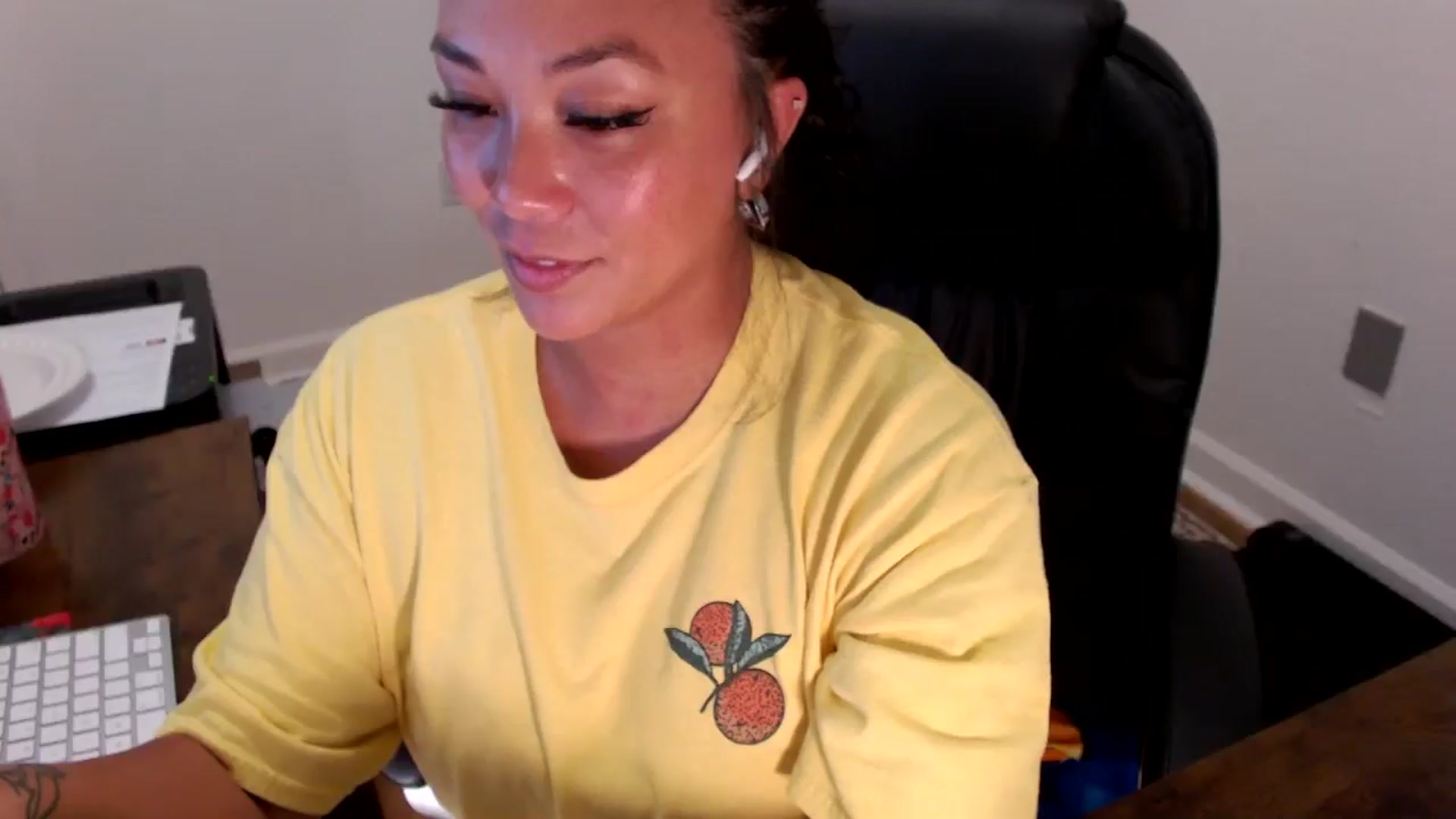 Gallery image thumbnail from MickaylaStar's myfreecams stream on, 07/25/2025, 17:03 image 3 of 20