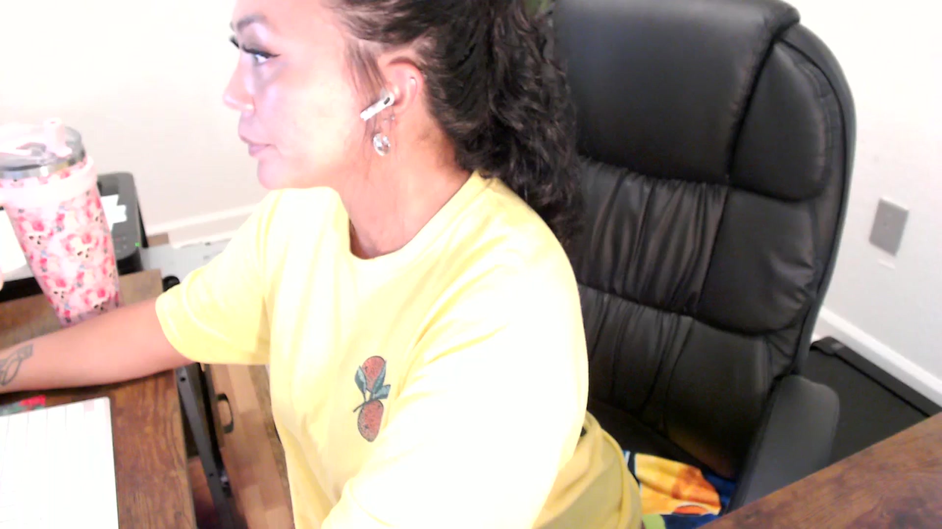 Gallery image thumbnail from MickaylaStar's myfreecams stream on, 07/25/2025, 17:28 image 10 of 20