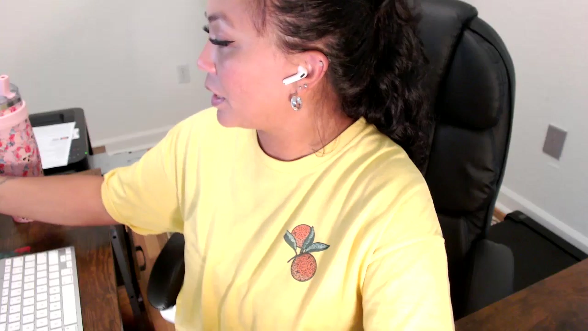 Gallery image thumbnail from MickaylaStar's myfreecams stream on, 07/25/2025, 19:30 image 3 of 20