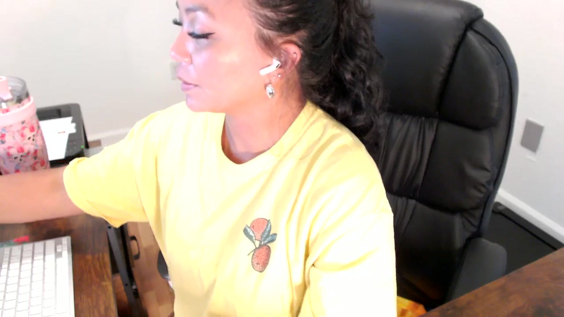 Gallery image thumbnail from MickaylaStar's myfreecams stream on, 07/25/2025, 19:30 image 10 of 20