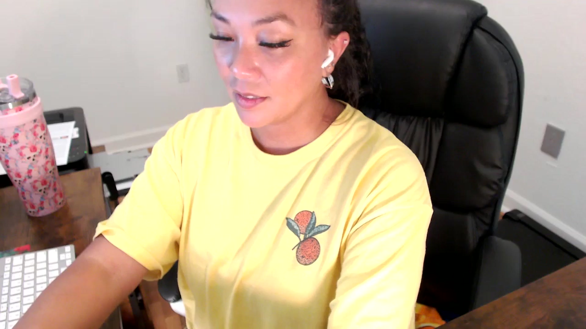 Gallery image thumbnail from MickaylaStar's myfreecams stream on, 07/25/2025, 19:30 image 5 of 20