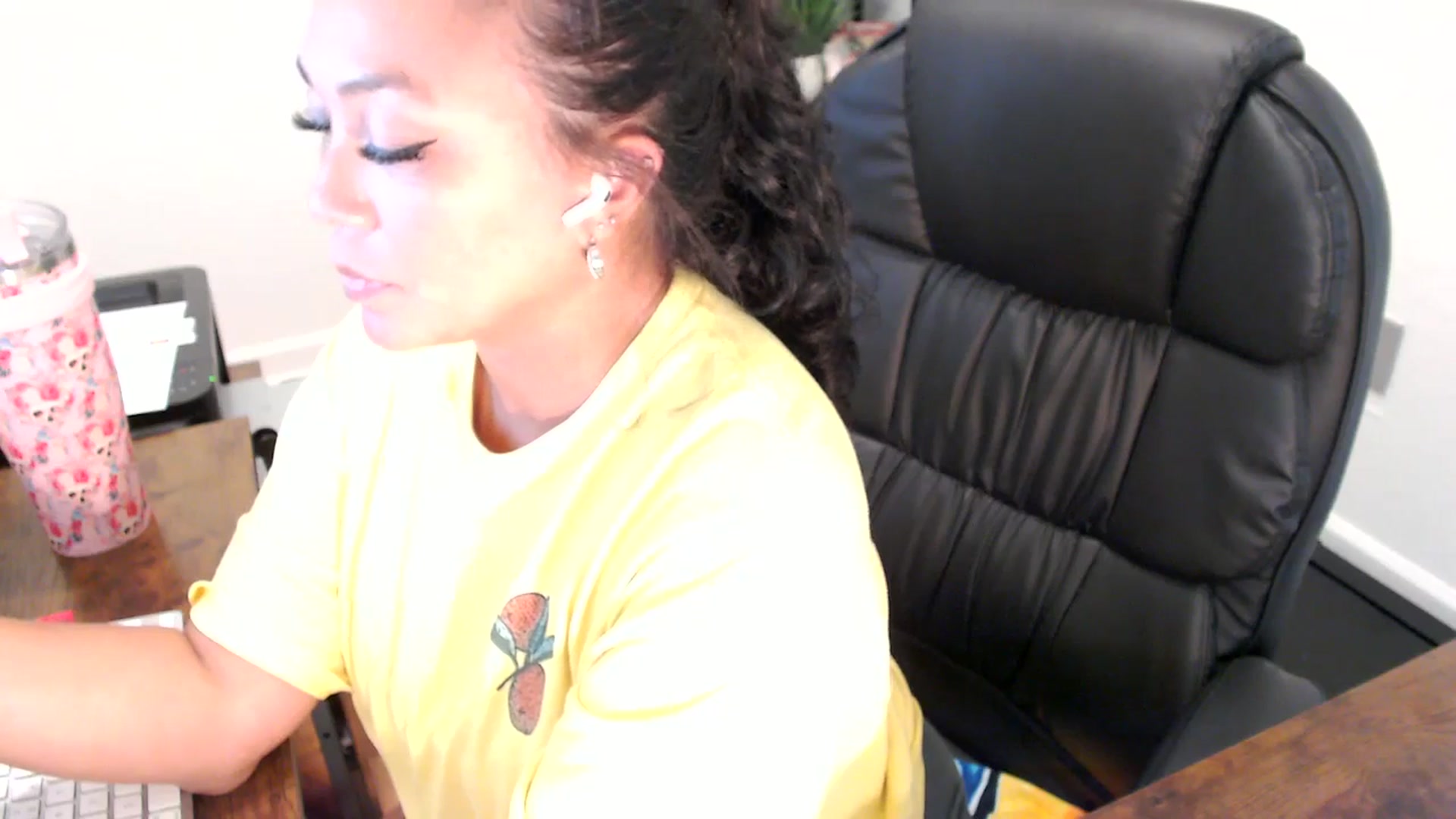 Gallery image thumbnail from MickaylaStar's myfreecams stream on, 07/25/2025, 19:30 image 9 of 20