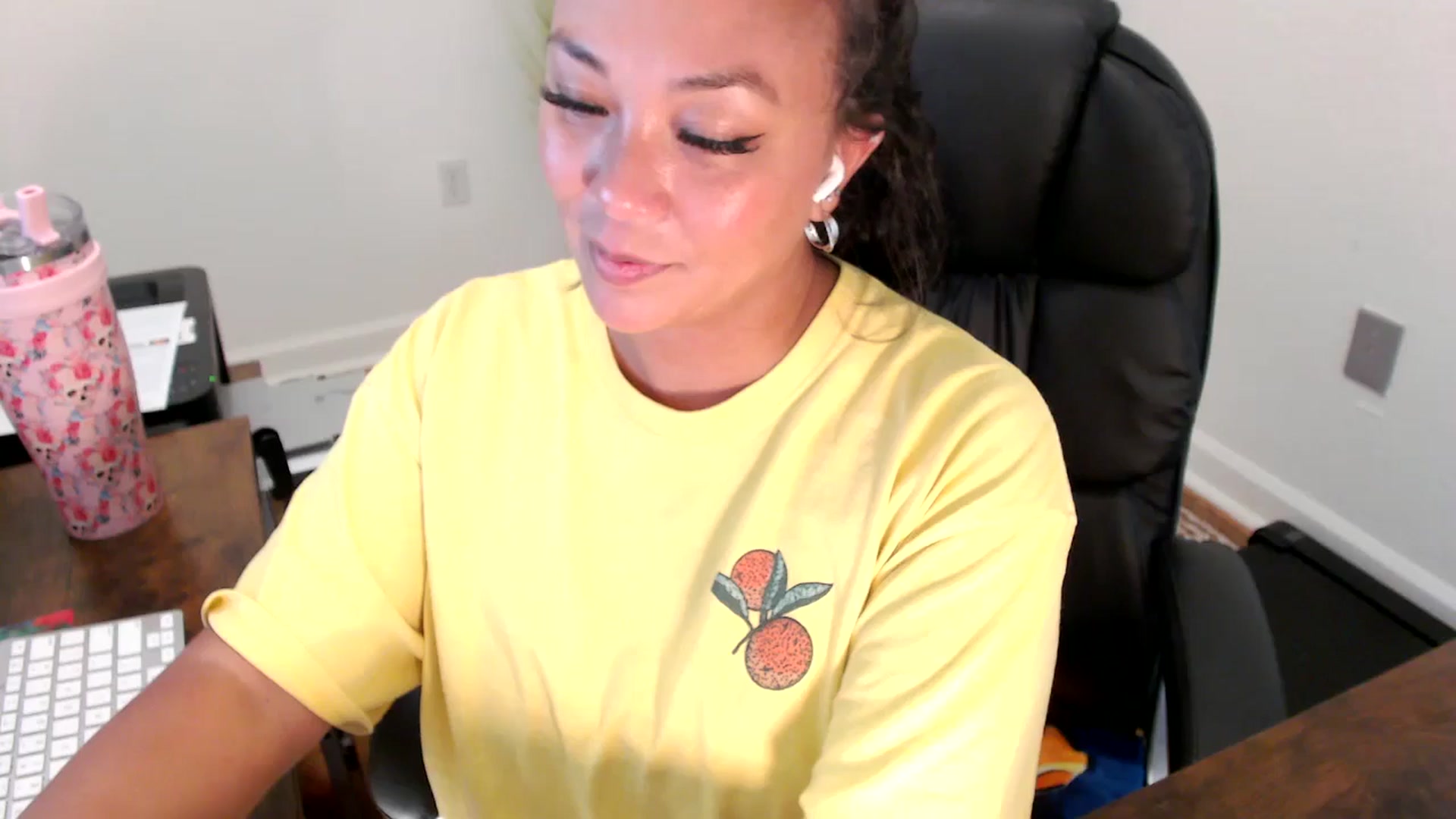 Gallery image thumbnail from MickaylaStar's myfreecams stream on, 07/25/2025, 19:30 image 8 of 20