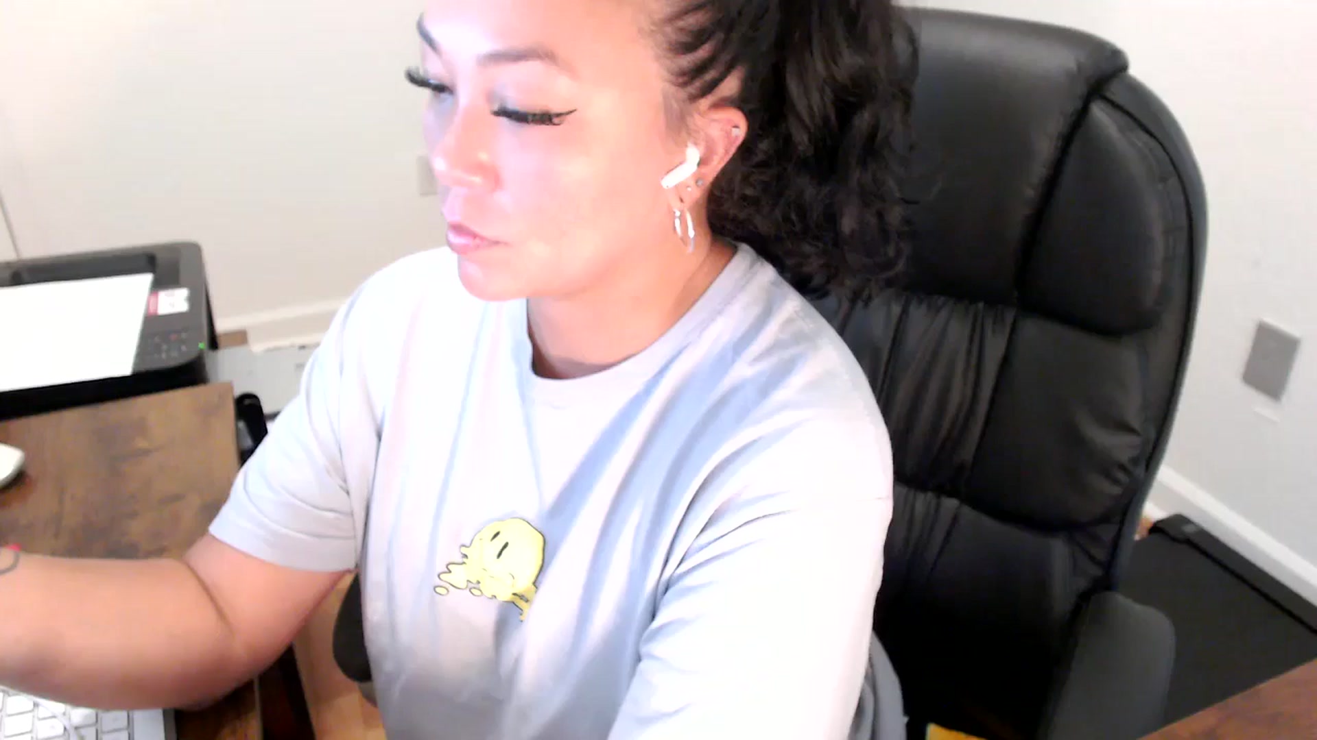 Gallery image thumbnail from MickaylaStar's myfreecams stream on, 07/28/2025, 14:57 image 6 of 20
