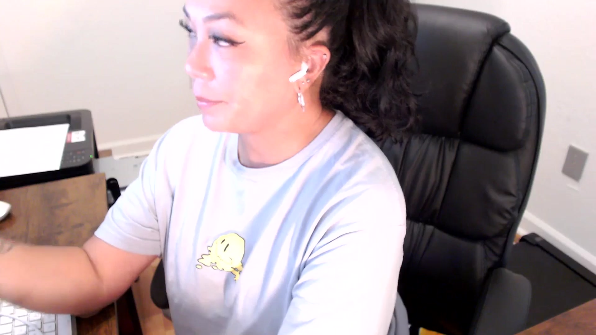 Gallery image thumbnail from MickaylaStar's myfreecams stream on, 07/28/2025, 14:57 image 7 of 20
