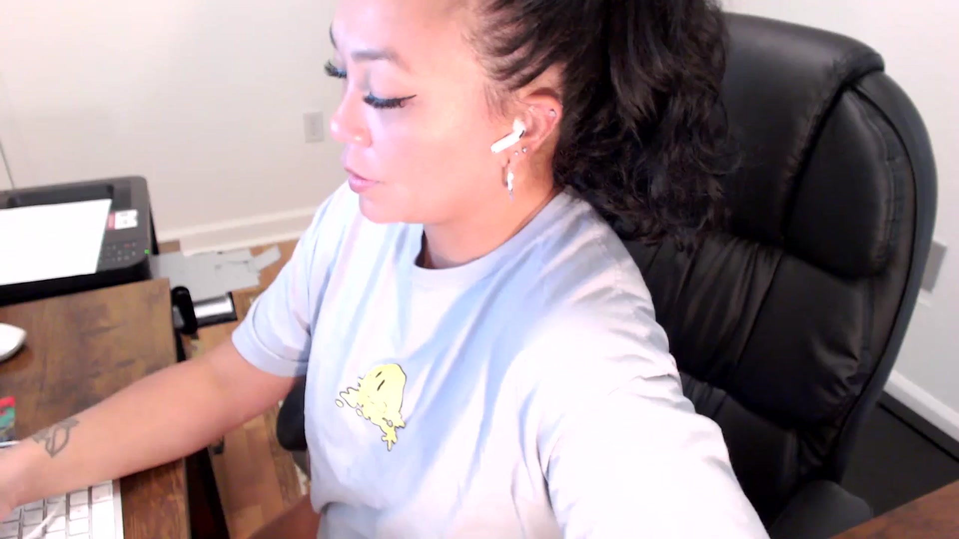 Gallery image thumbnail from MickaylaStar's myfreecams stream on, 07/28/2025, 14:57 image 10 of 20