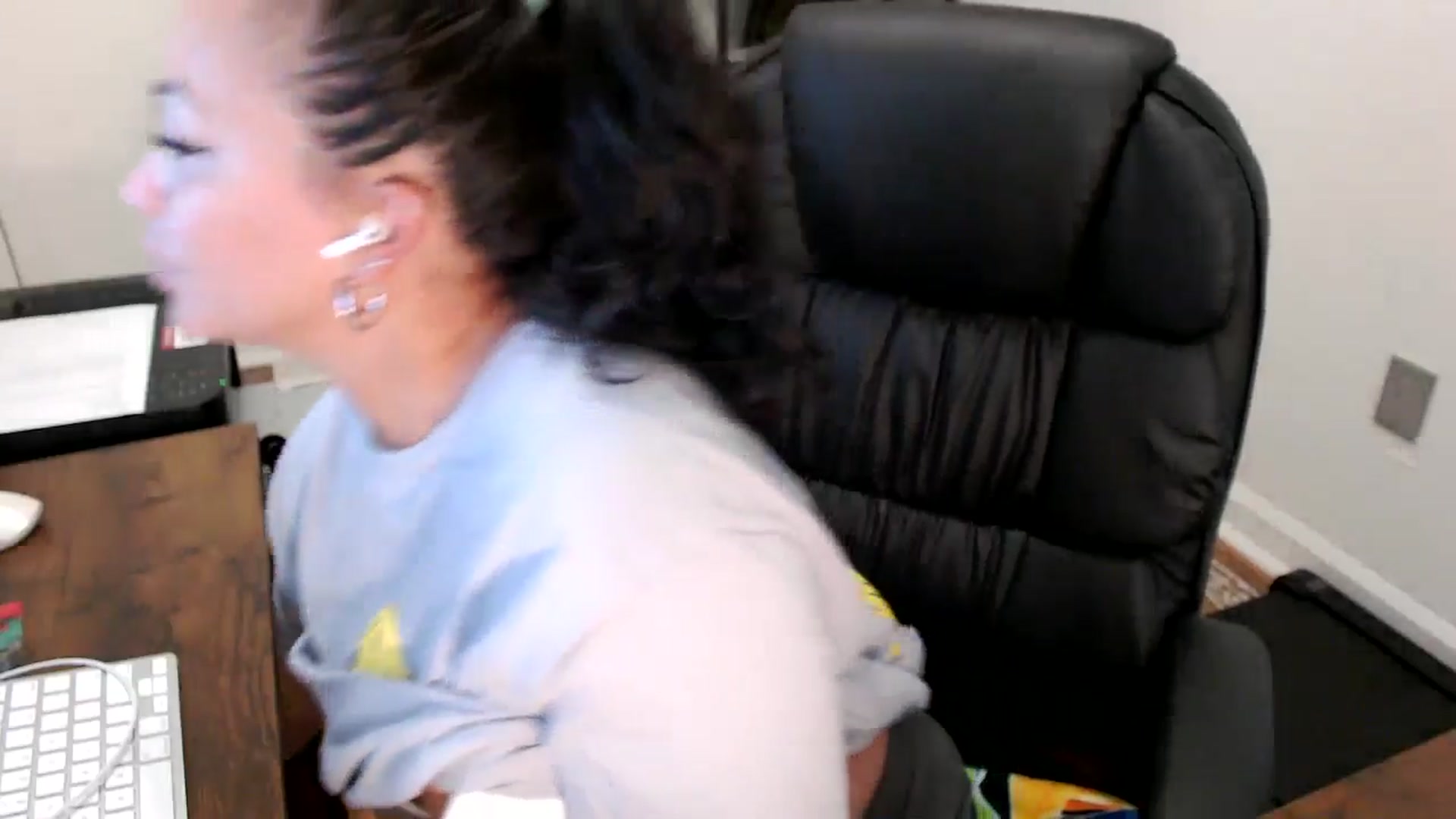 Gallery image thumbnail from MickaylaStar's myfreecams stream on, 07/28/2025, 14:57 image 17 of 20