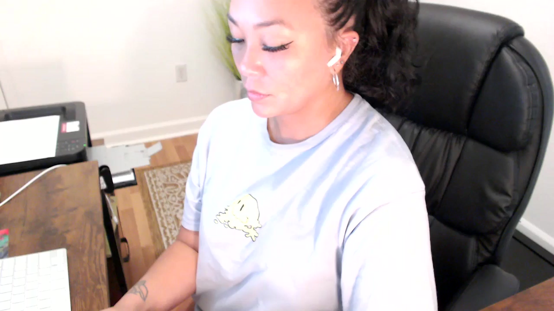 Gallery image thumbnail from MickaylaStar's myfreecams stream on, 07/28/2025, 15:26 image 1 of 20