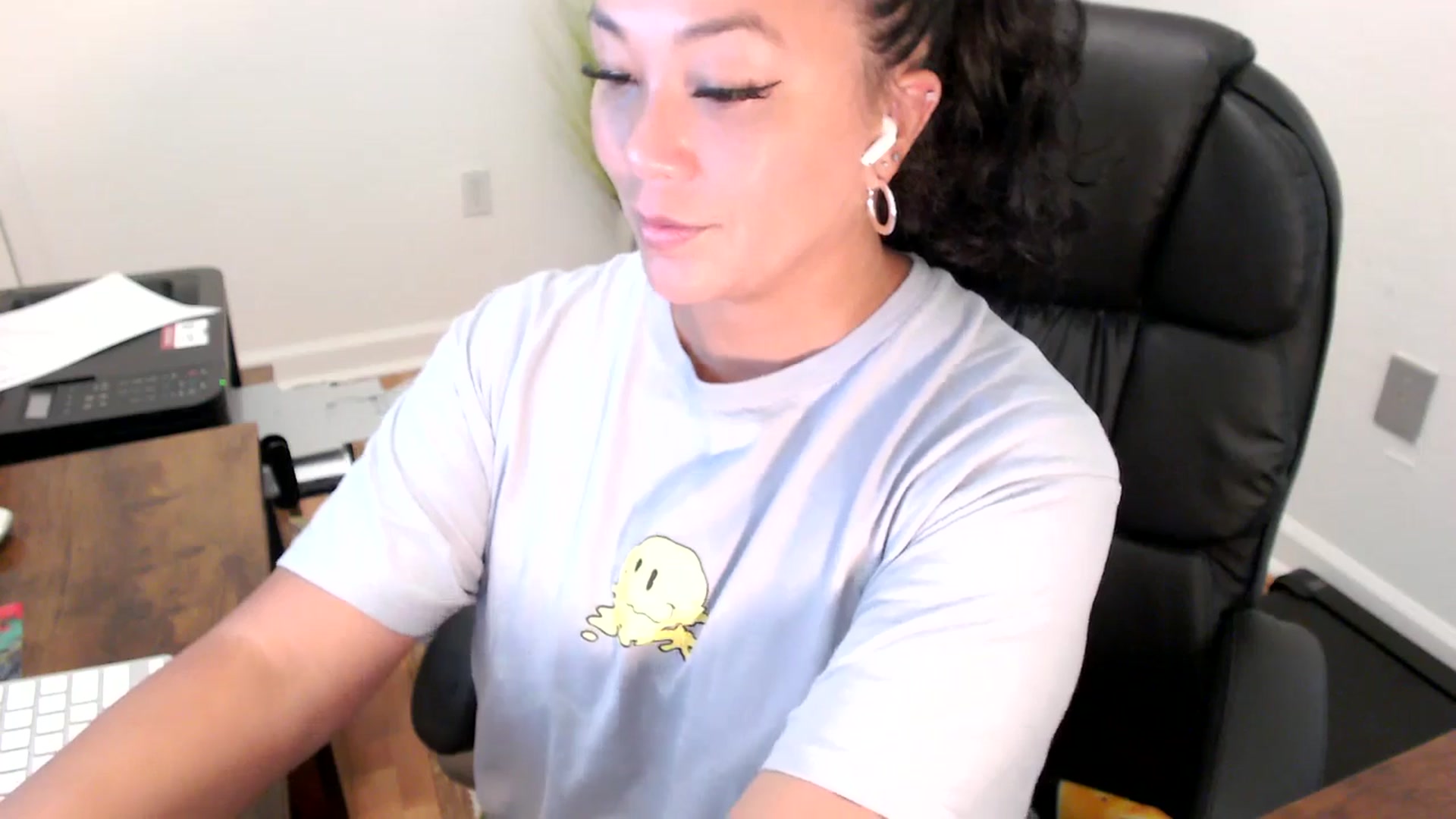 Gallery image thumbnail from MickaylaStar's myfreecams stream on, 07/28/2025, 15:26 image 12 of 20