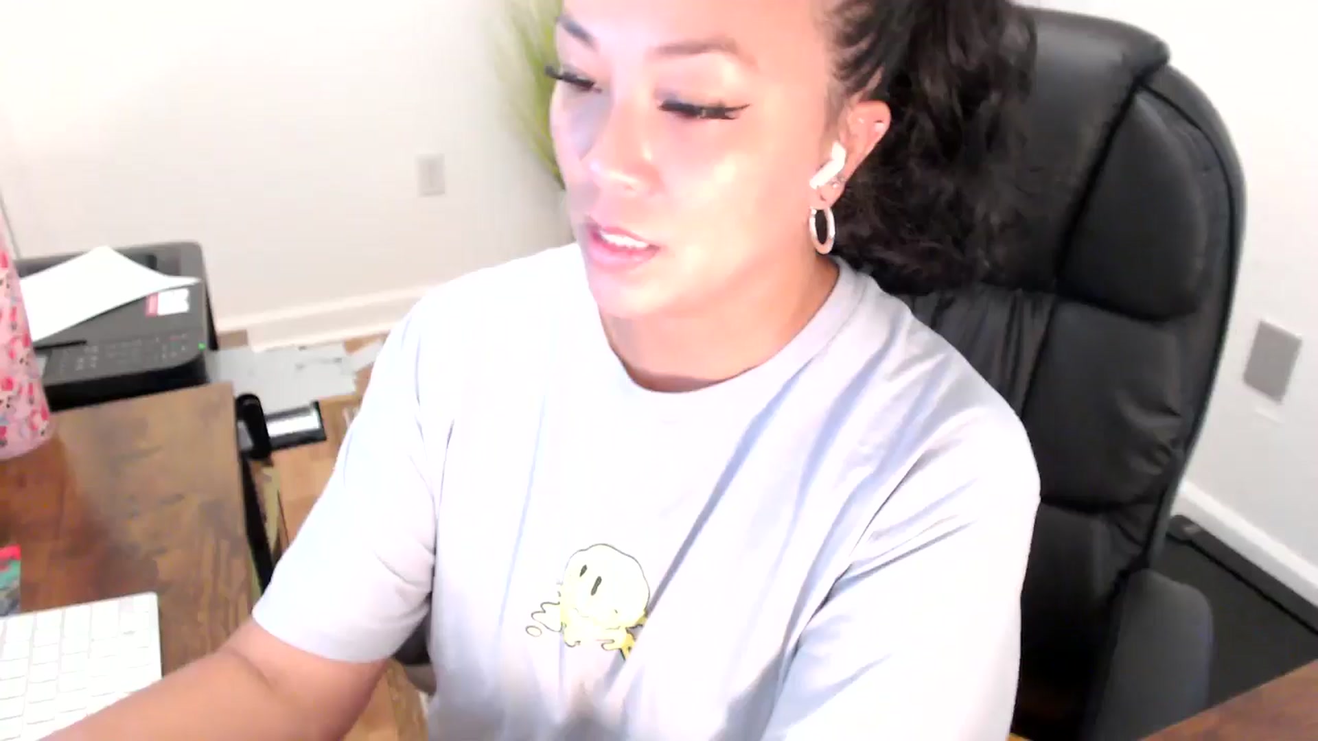 Gallery image thumbnail from MickaylaStar's myfreecams stream on, 07/28/2025, 15:26 image 18 of 20