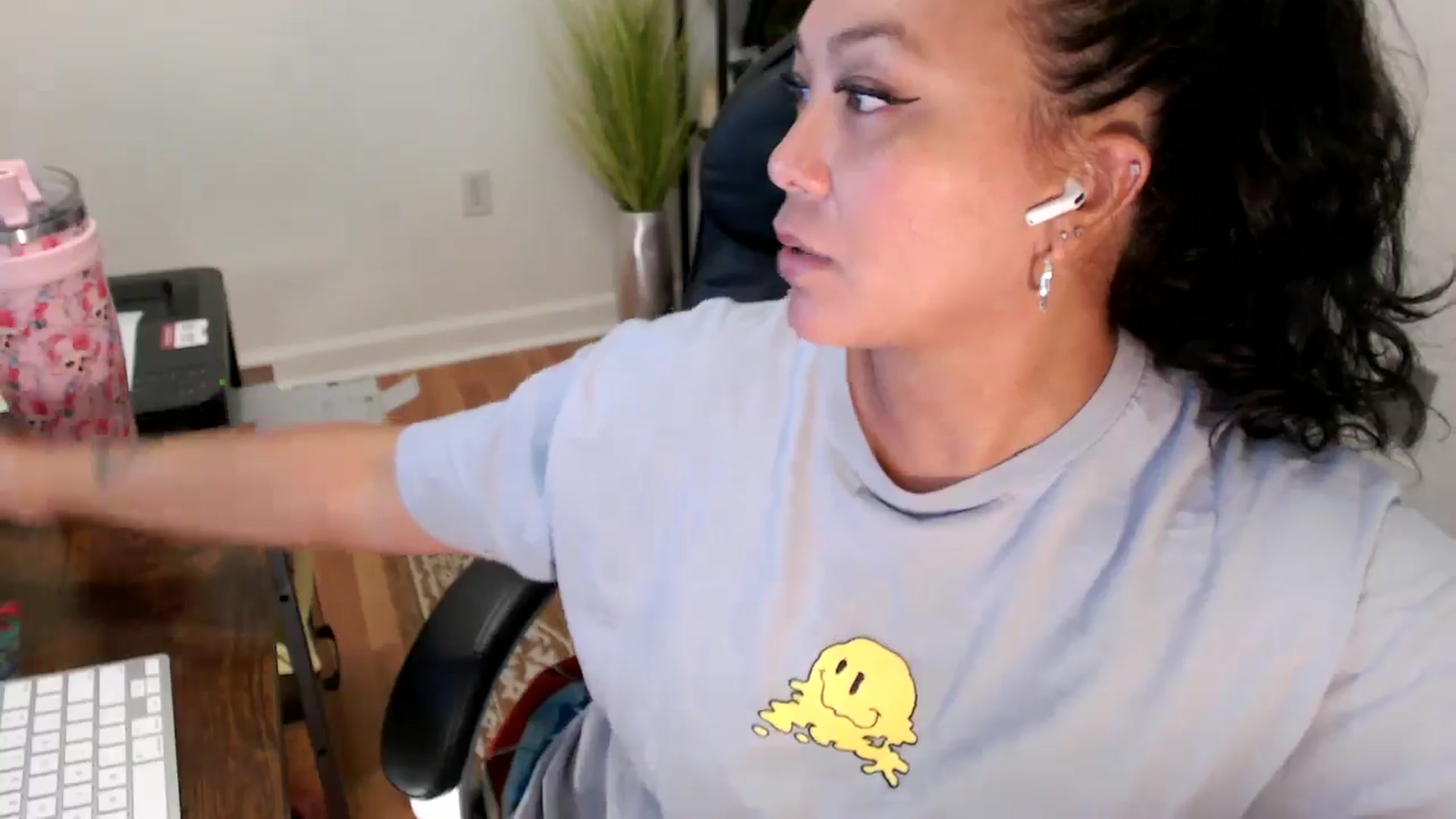 Gallery image thumbnail from MickaylaStar's myfreecams stream on, 07/28/2025, 15:52 image 16 of 20