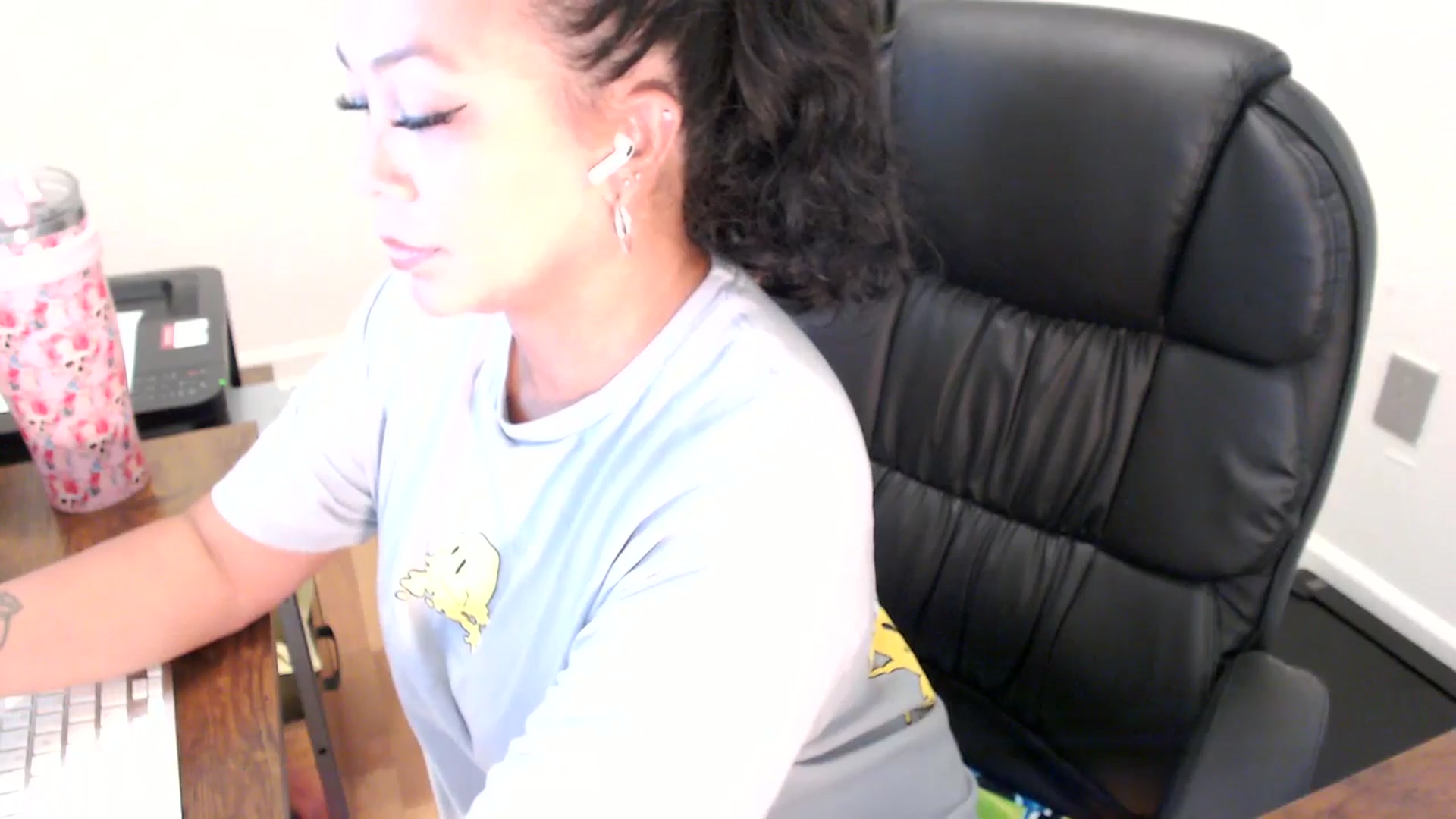 Gallery image thumbnail from MickaylaStar's myfreecams stream on, 07/28/2025, 15:52 image 6 of 20