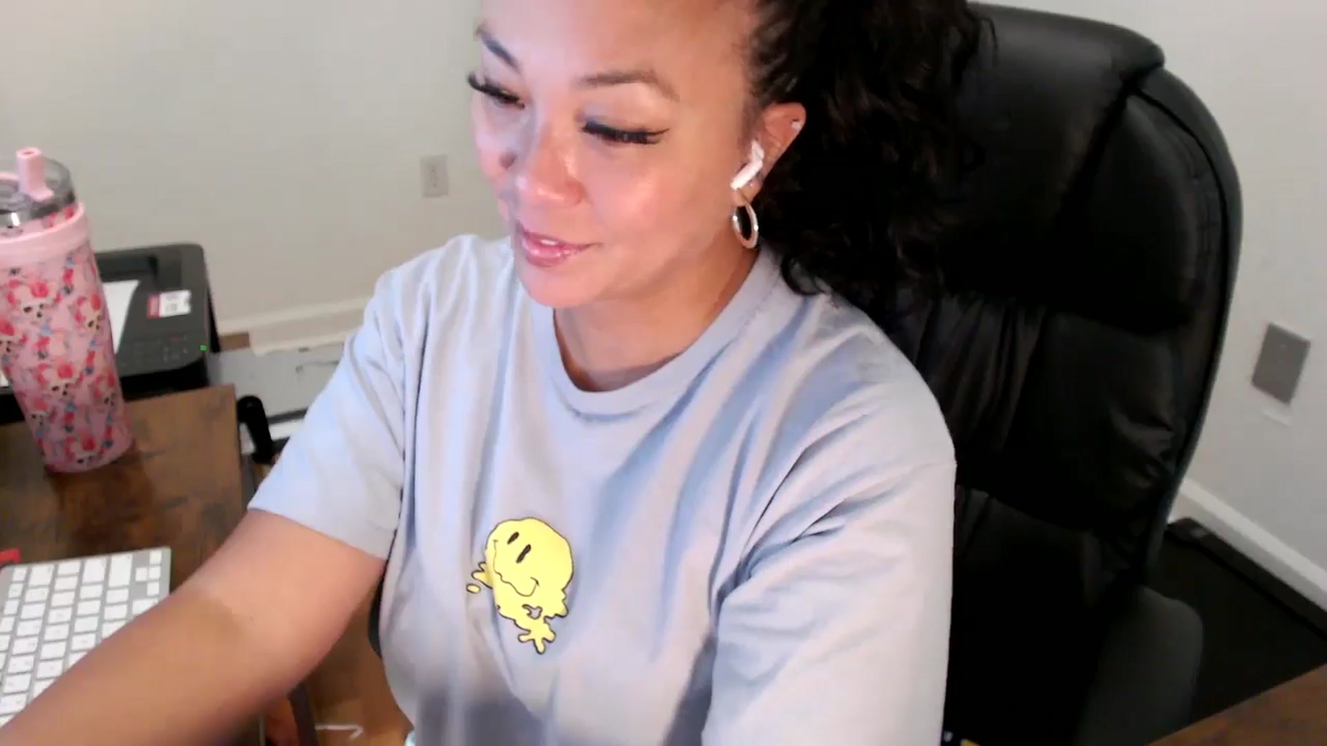 Gallery image thumbnail from MickaylaStar's myfreecams stream on, 07/28/2025, 16:07 image 18 of 20