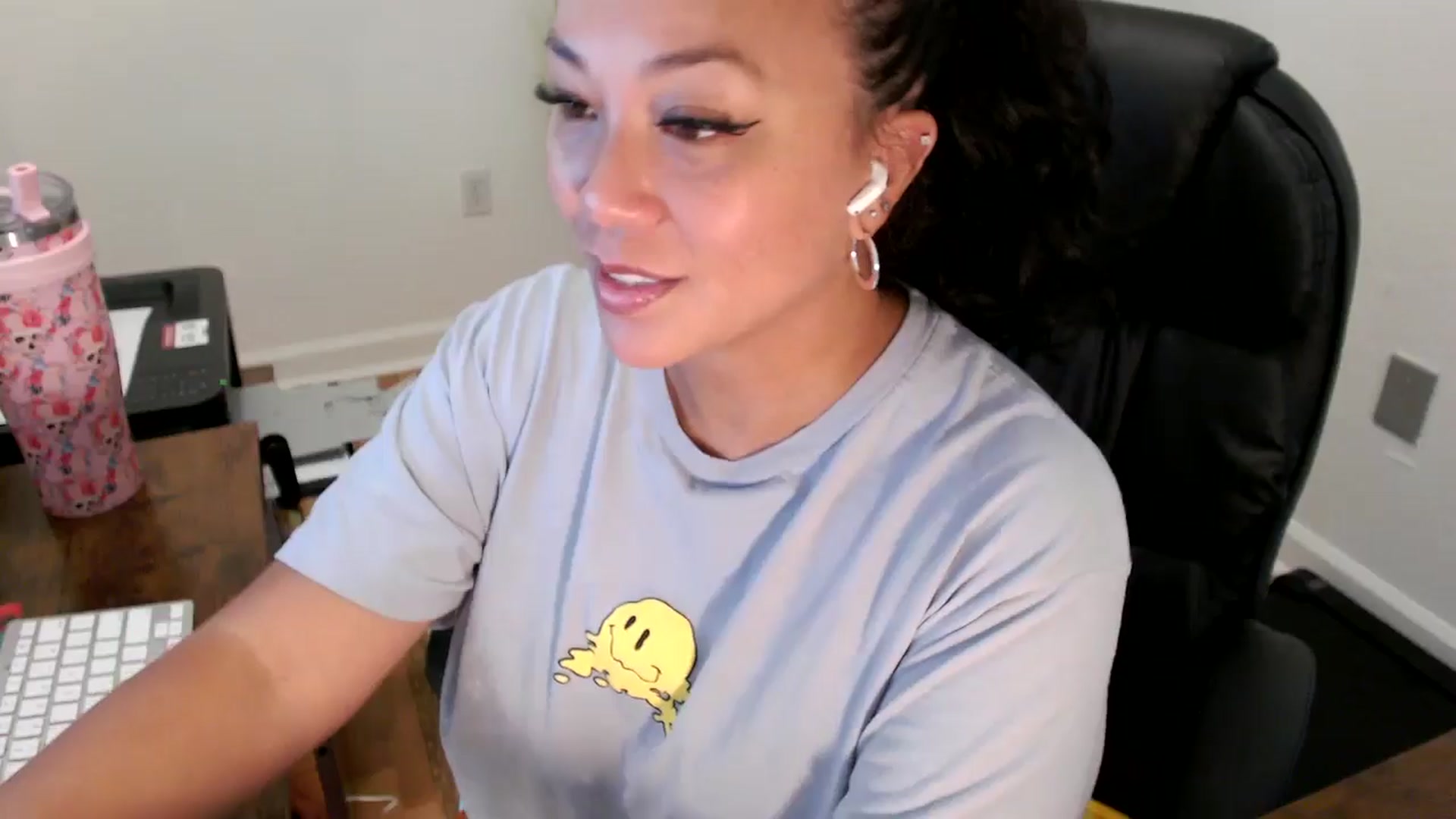 Gallery image thumbnail from MickaylaStar's myfreecams stream on, 07/28/2025, 16:07 image 13 of 20