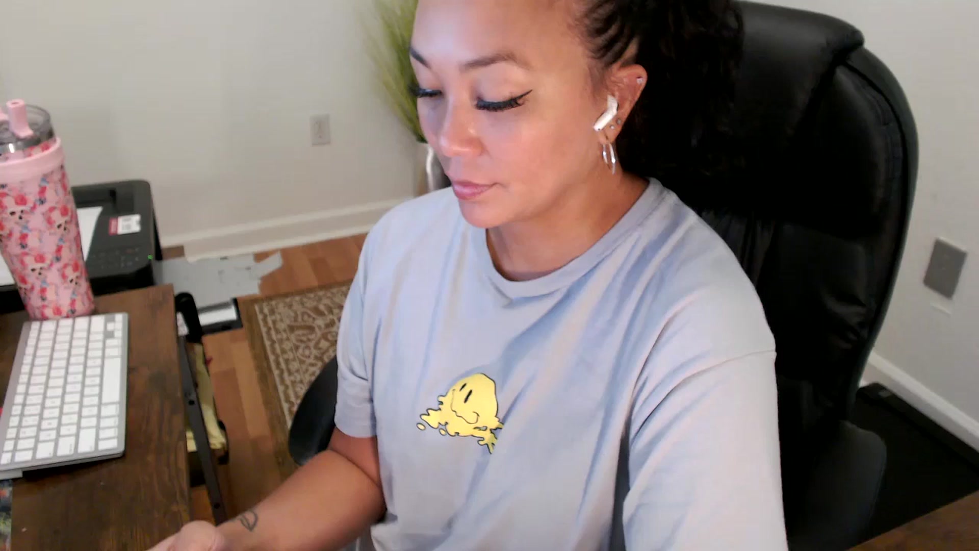 Gallery image thumbnail from MickaylaStar's myfreecams stream on, 07/28/2025, 16:07 image 3 of 20