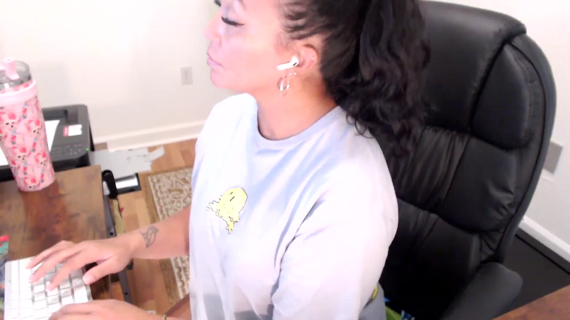 Gallery image thumbnail from MickaylaStar's myfreecams stream on, 07/28/2025, 16:07 image 5 of 20