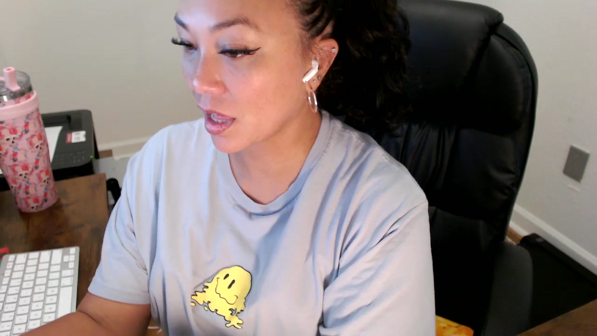 Gallery image thumbnail from MickaylaStar's myfreecams stream on, 07/28/2025, 16:07 image 10 of 20