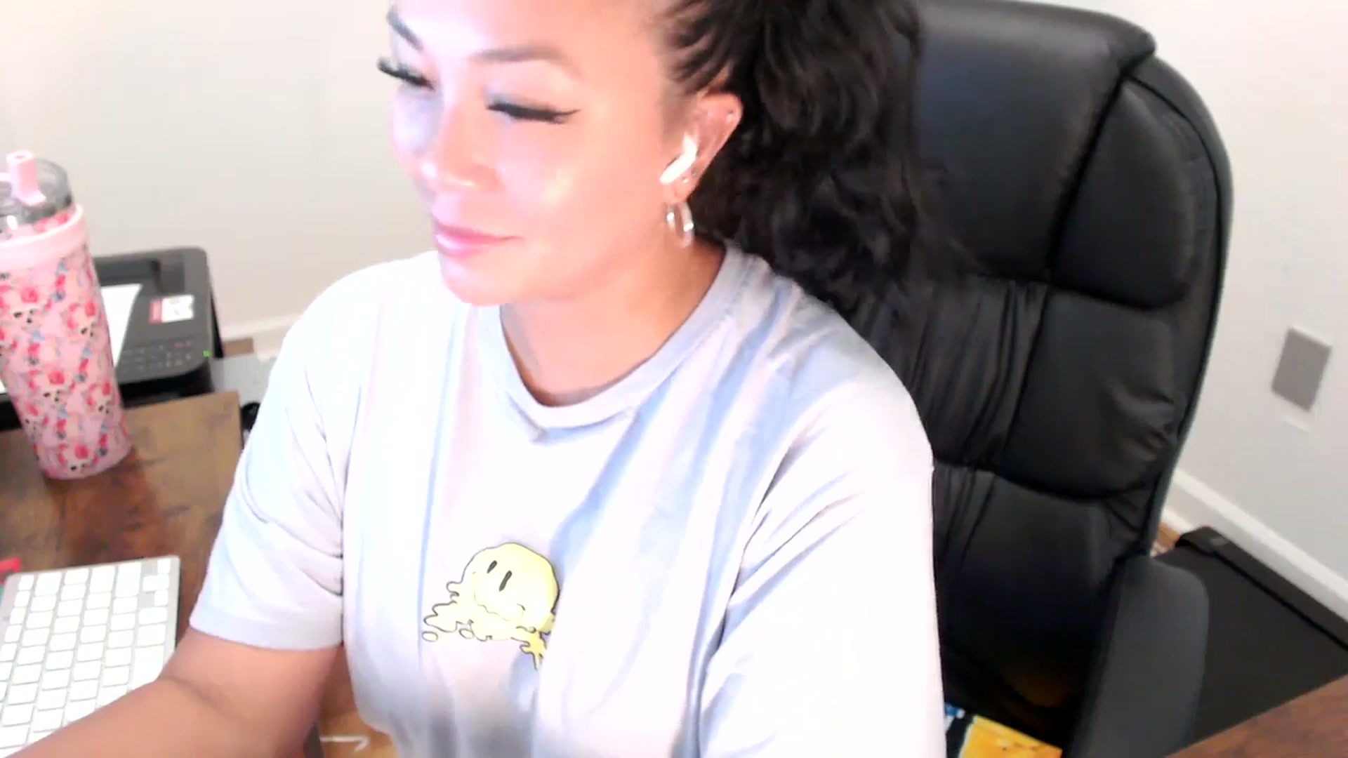 Gallery image thumbnail from MickaylaStar's myfreecams stream on, 07/28/2025, 16:07 image 7 of 20