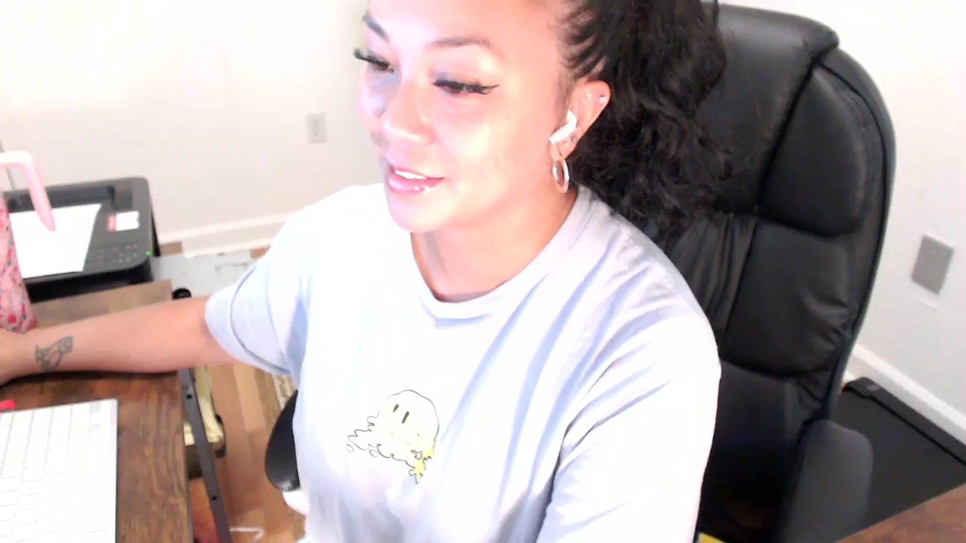 Gallery image thumbnail from MickaylaStar's myfreecams stream on, 07/28/2025, 16:52 image 7 of 20